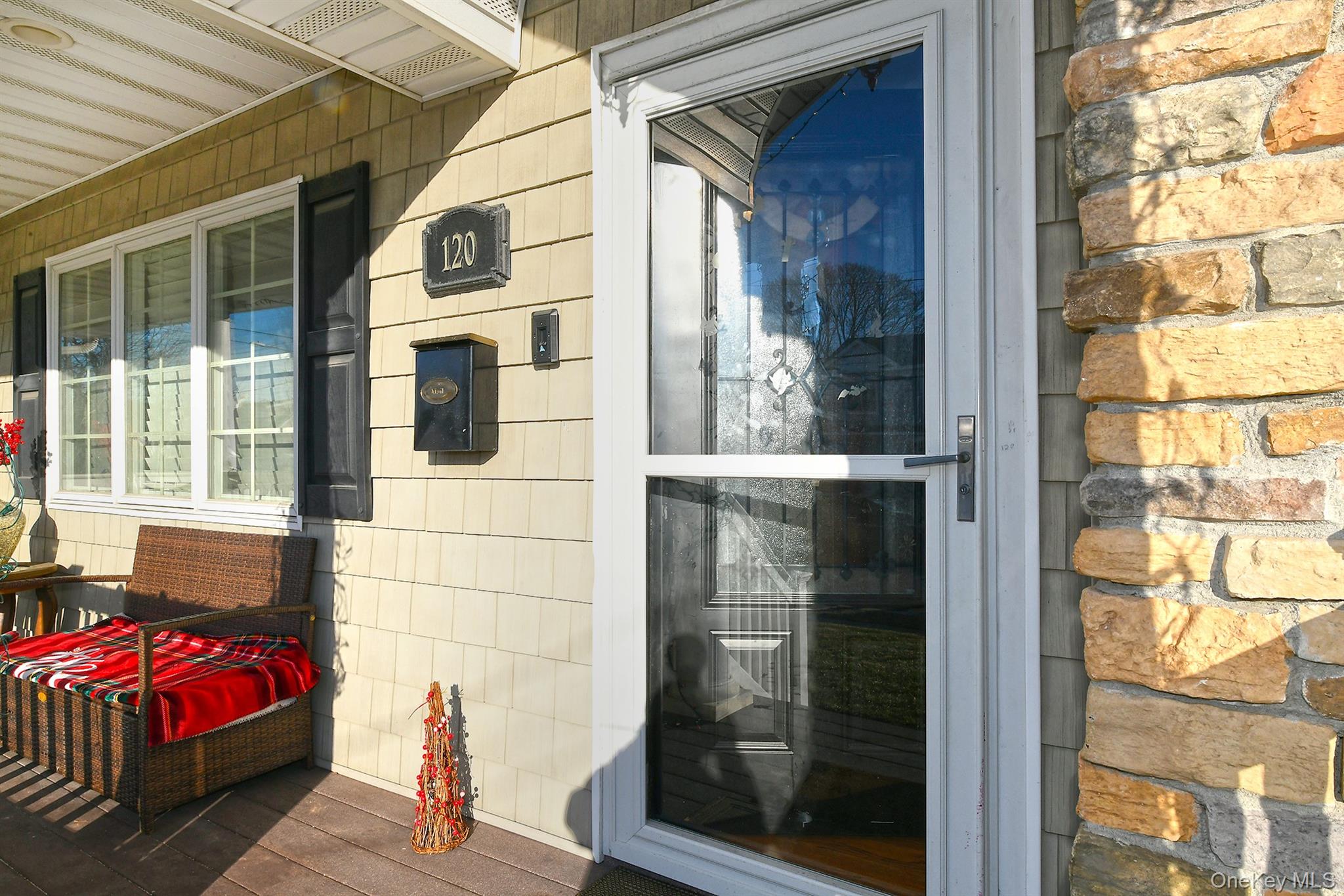 120 Brenner Avenue Property Photo 4