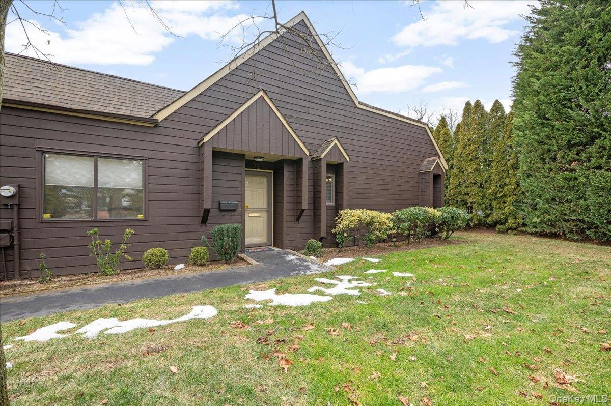 22 So. Gate Circle Property Photo 2