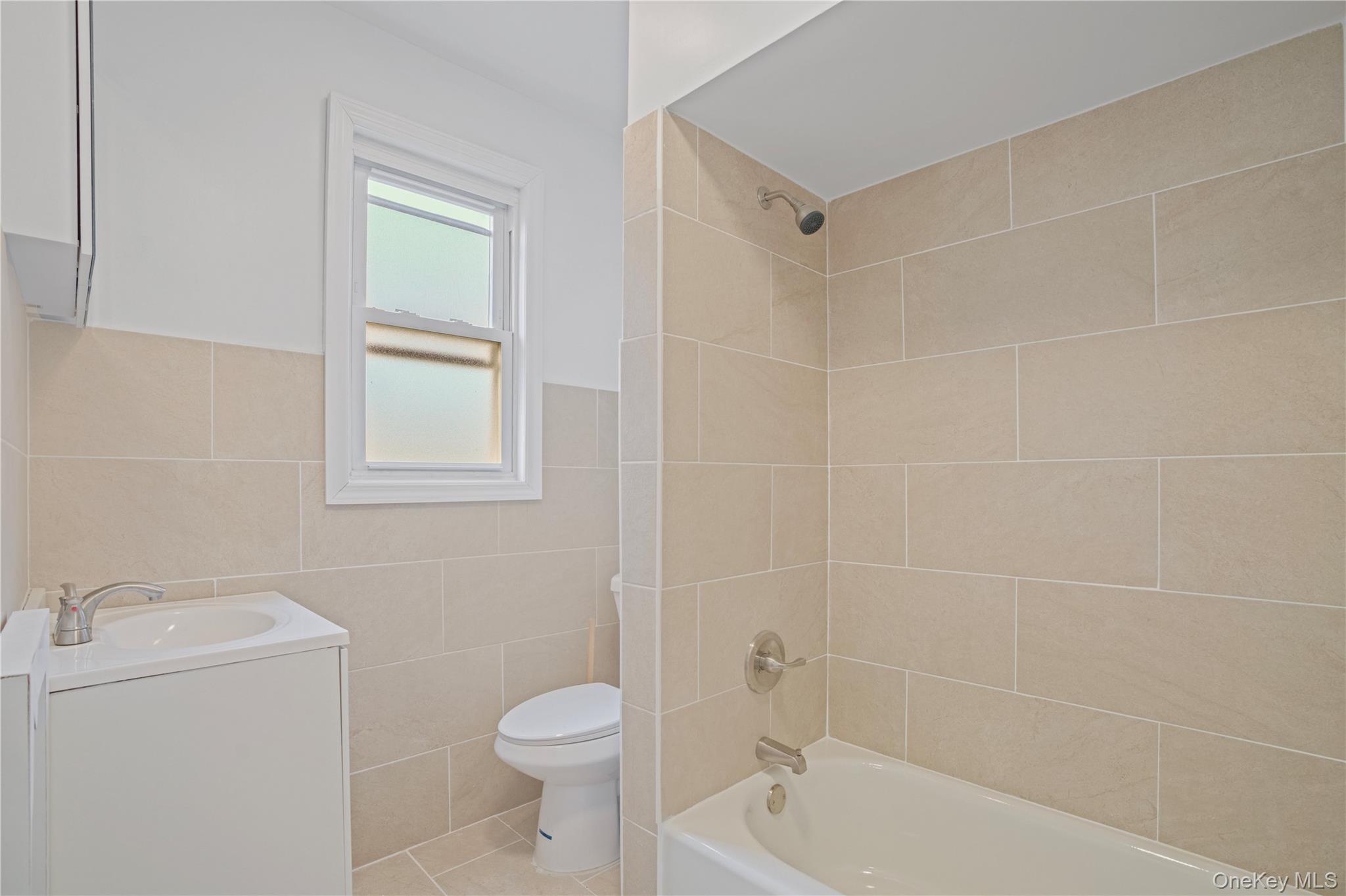 9020 205th Street Property Photo 5