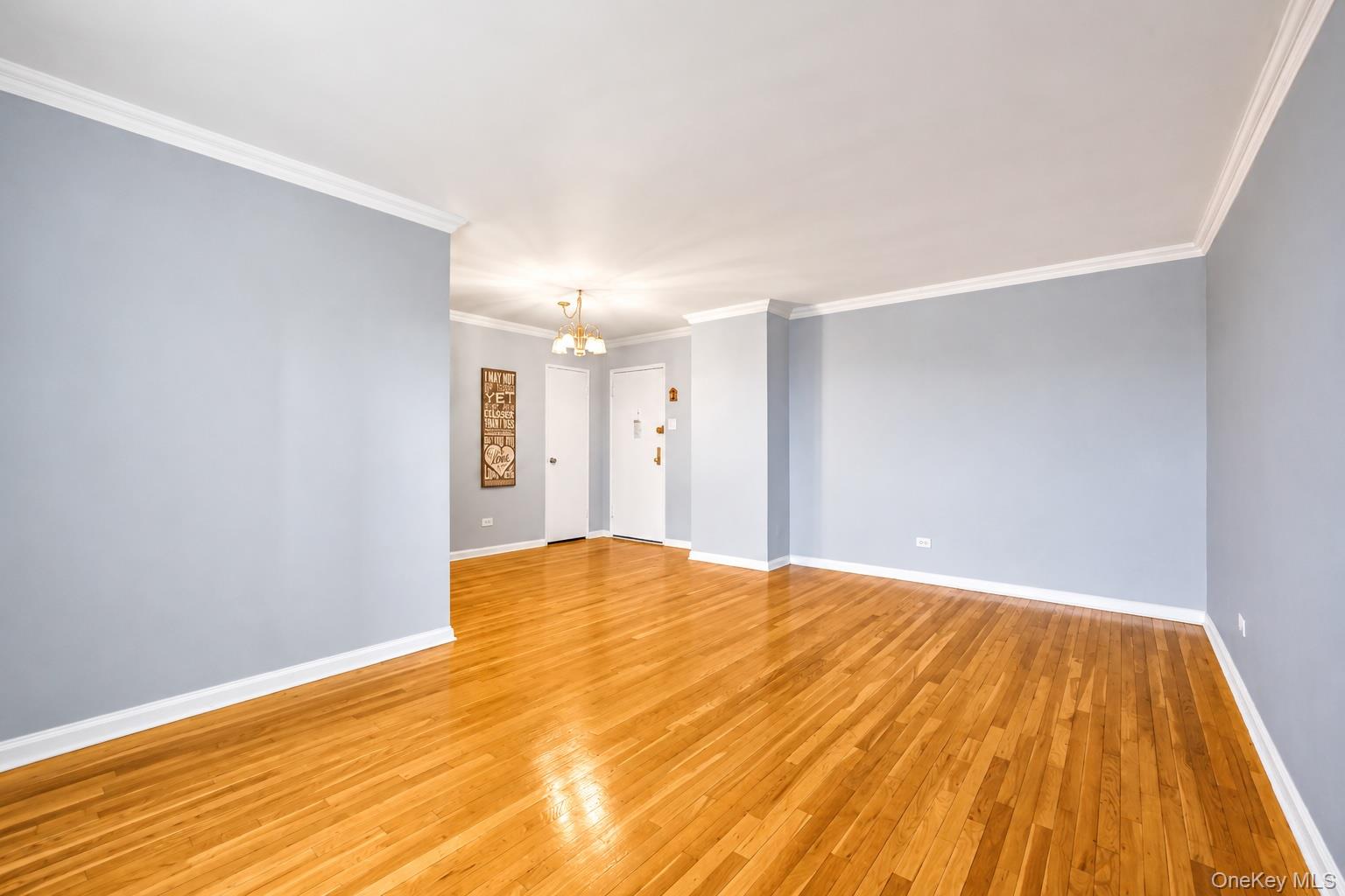 85-10 151st Avenue 5e Property Photo 3