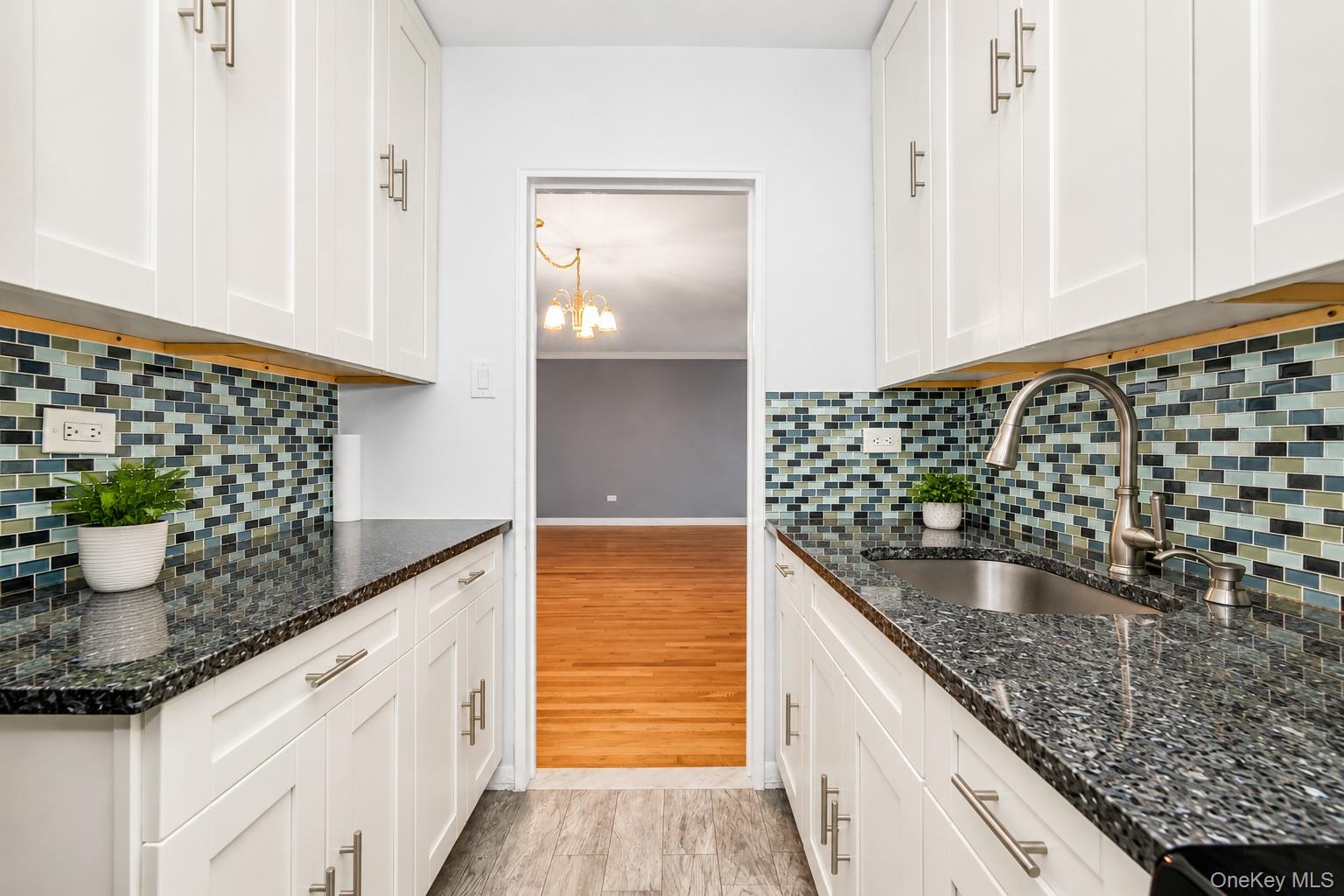 85-10 151st Avenue 5e Property Photo 4