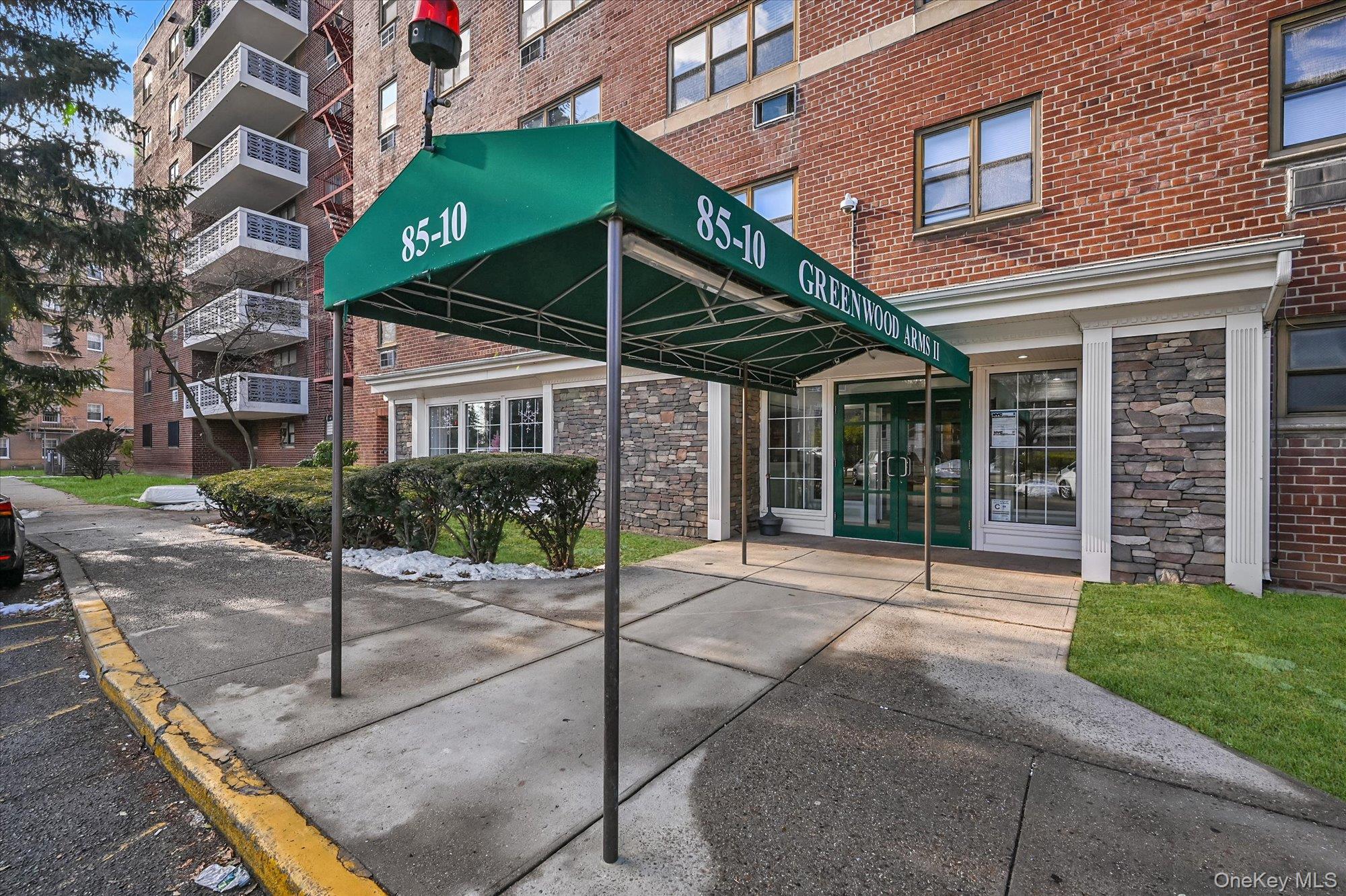 85-10 151st Avenue 5e Property Photo 12
