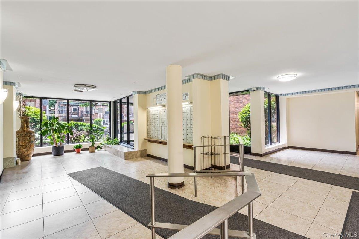 275 Webster Avenue 4i Property Photo 3