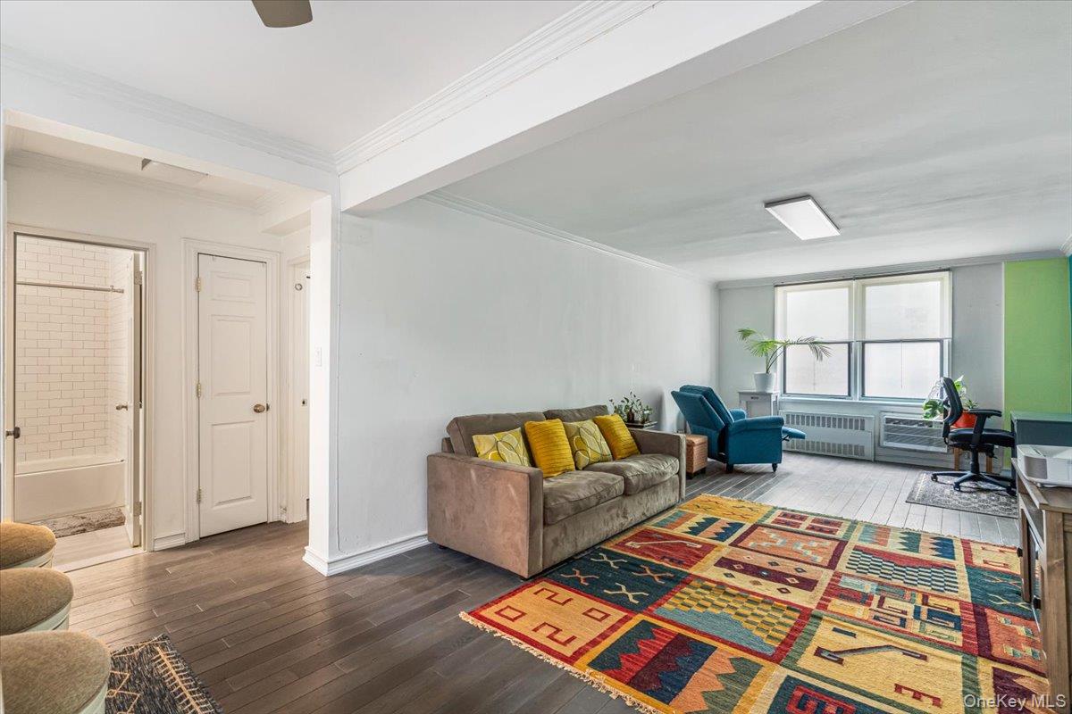 275 Webster Avenue 4i Property Photo 7