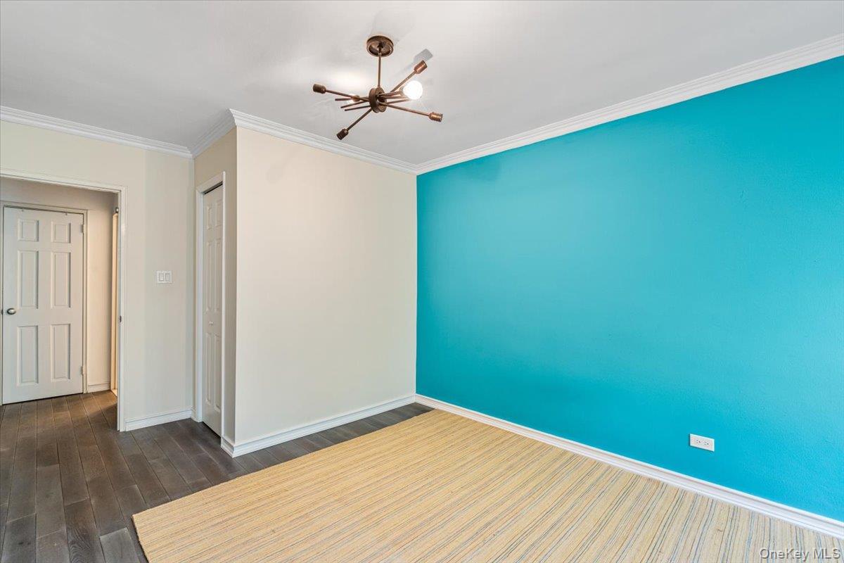275 Webster Avenue 4i Property Photo 13