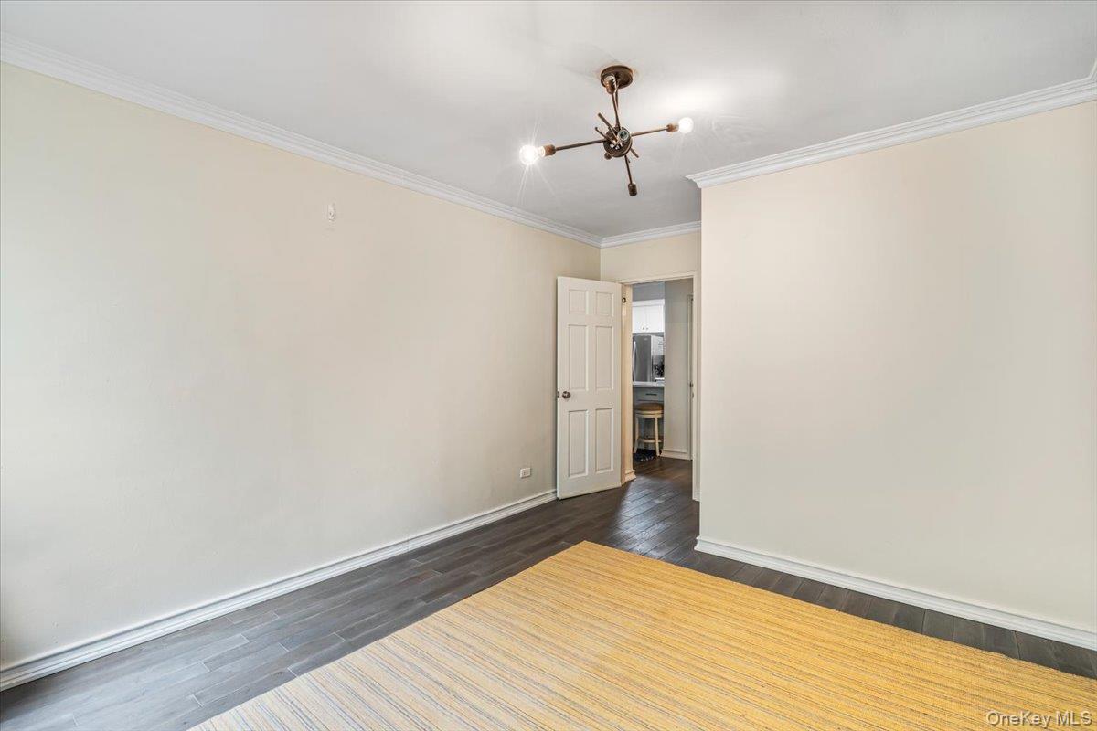 275 Webster Avenue 4i Property Photo 14