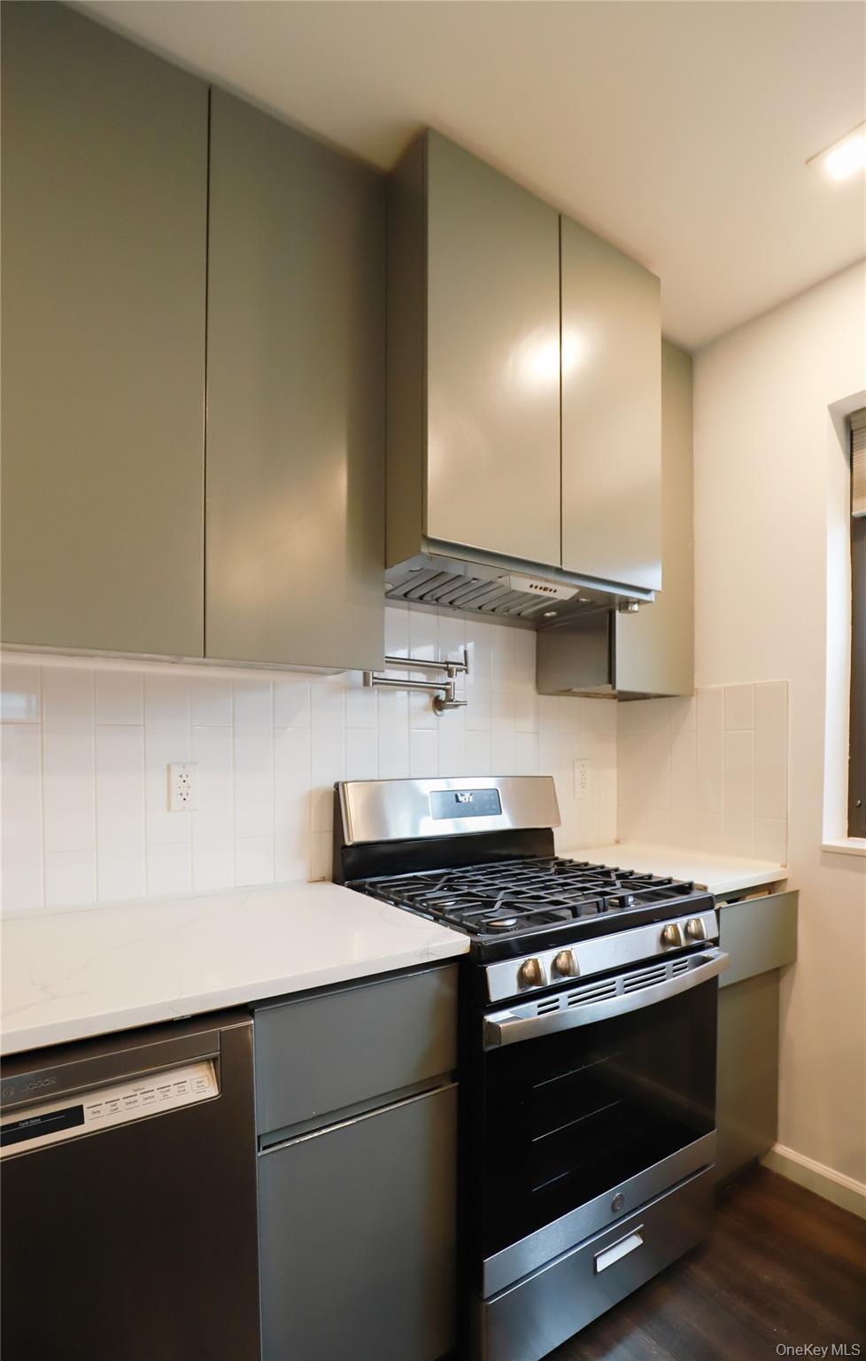36-20 190th Street Property Photo 4
