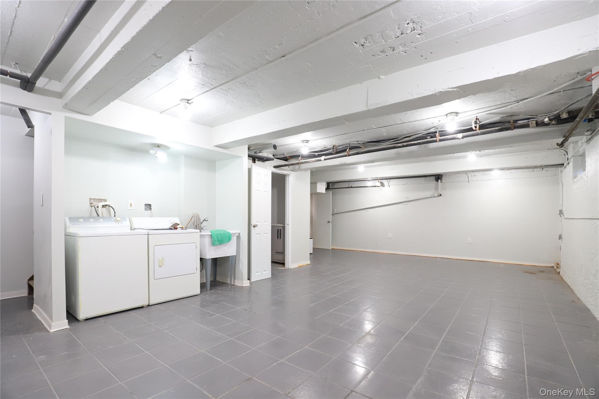 36-20 190th Street Property Photo 33