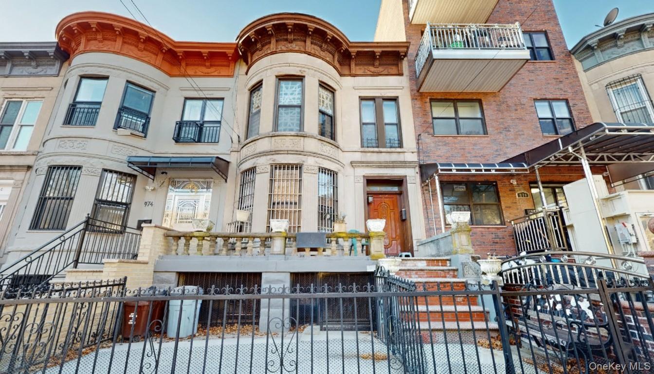 972 52nd Street Property Photo 1