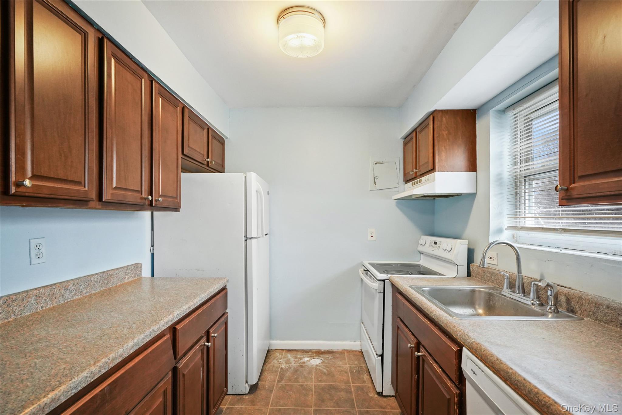 1548 Route 9 7b Property Photo 6