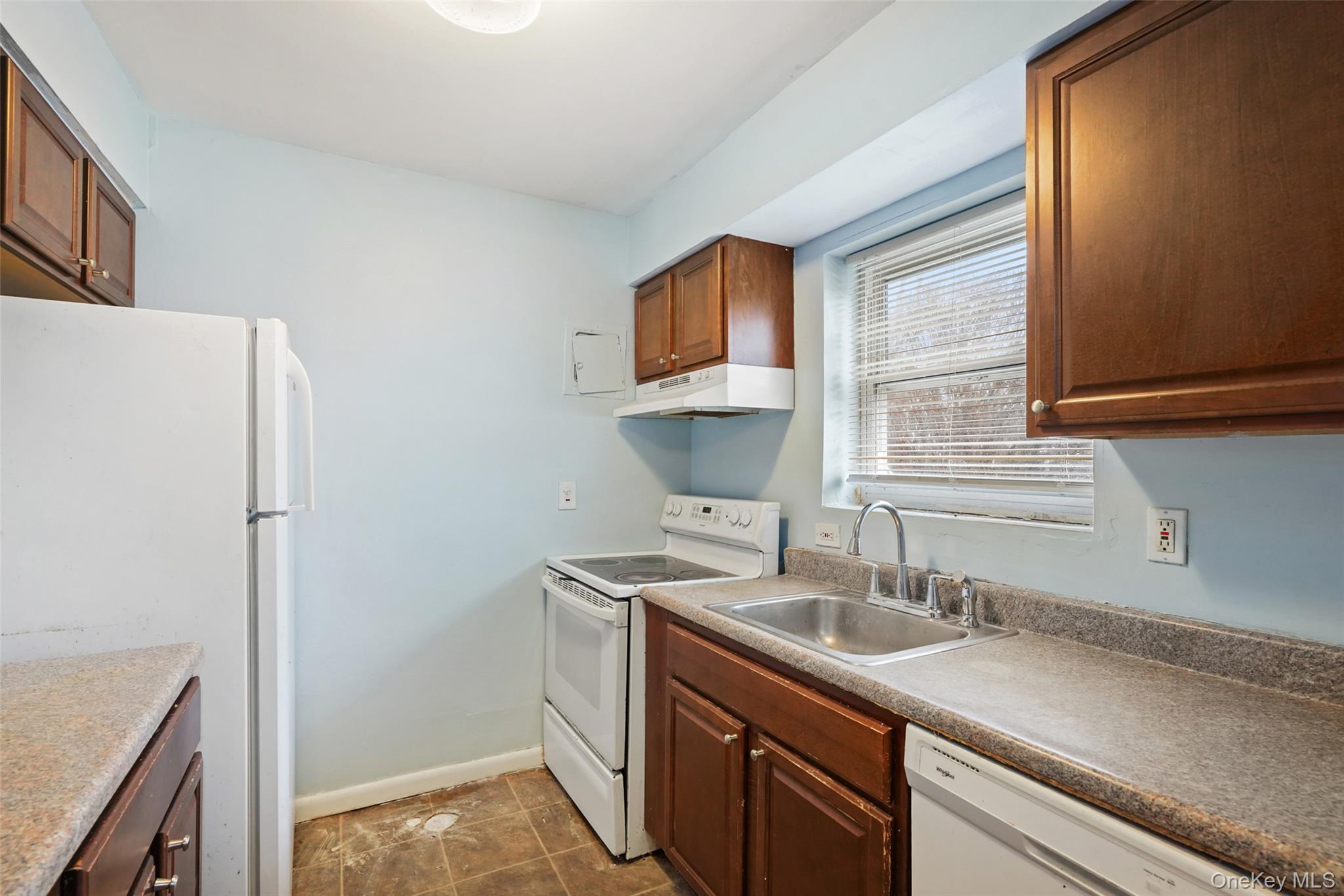 1548 Route 9 7b Property Photo 7