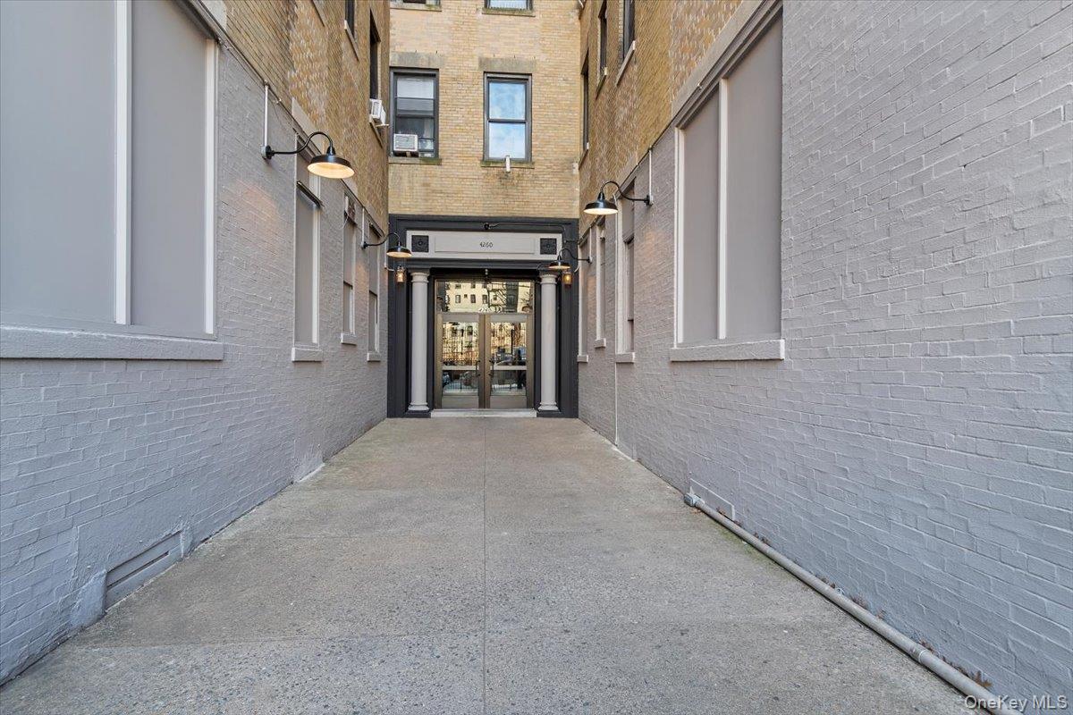 4260 Broadway 604 Property Photo 1