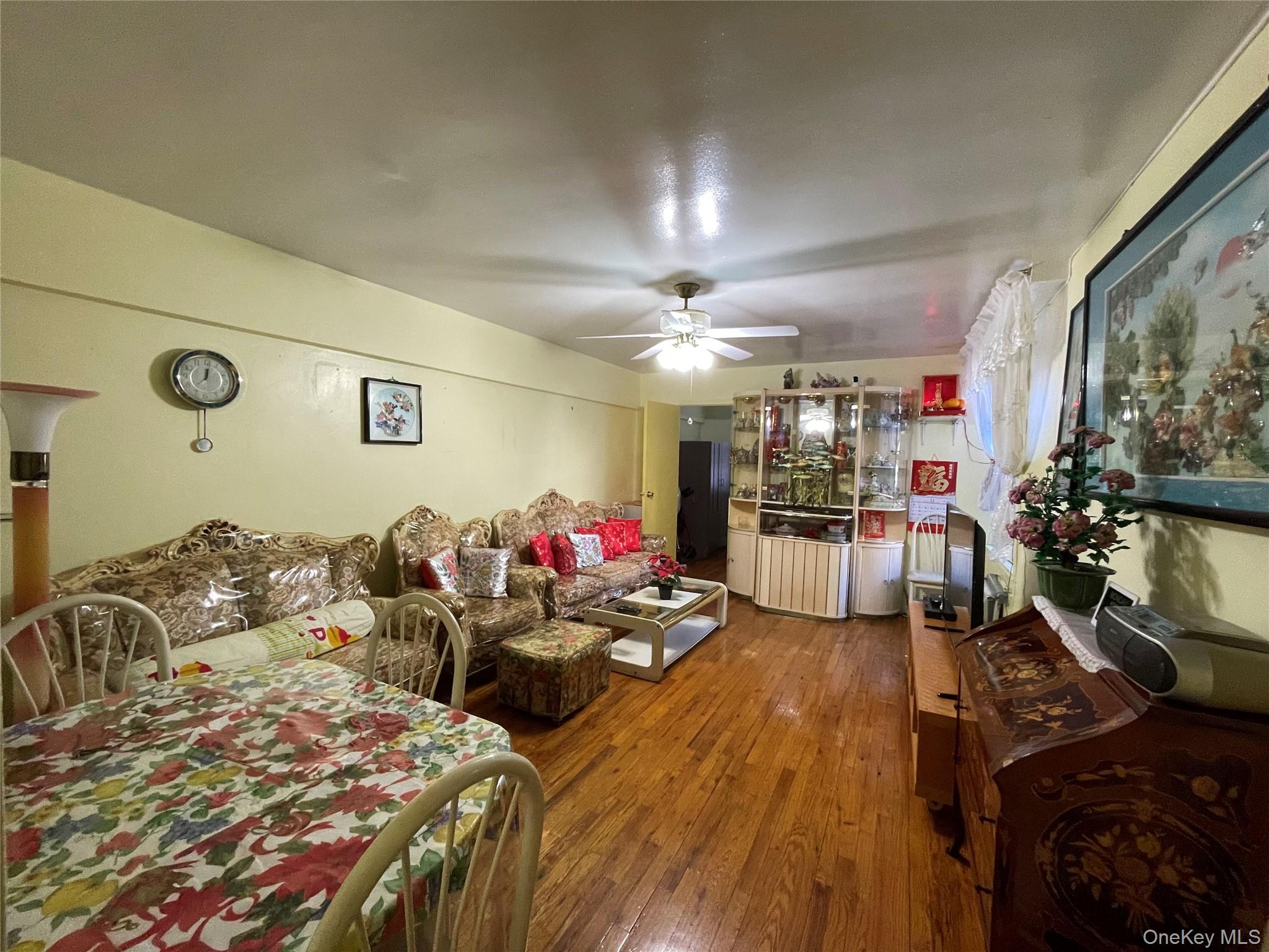 42-42 Colden Street B21 Property Photo 3