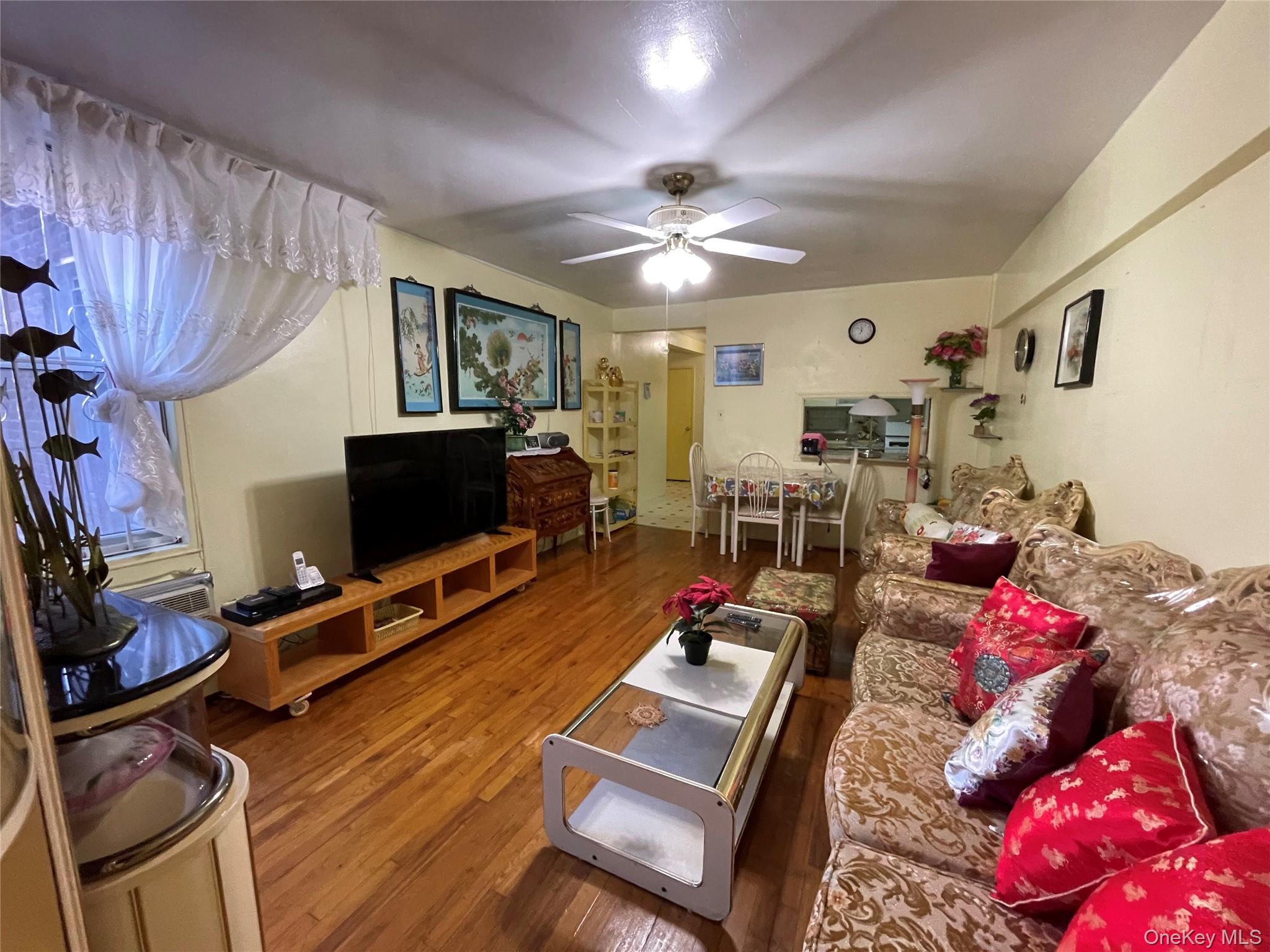 42-42 Colden Street B21 Property Photo 5