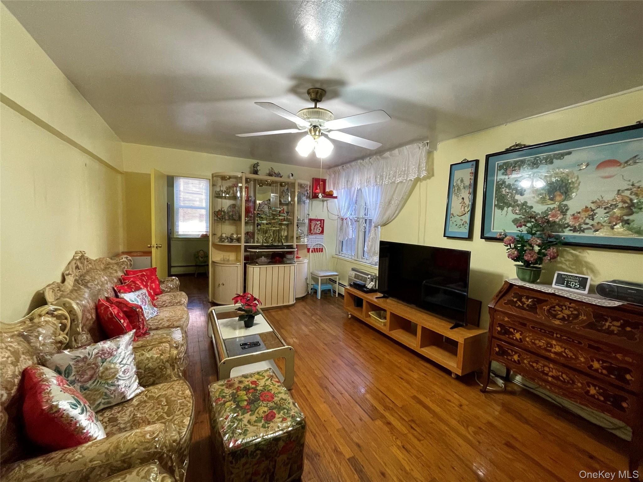 42-42 Colden Street B21 Property Photo 6