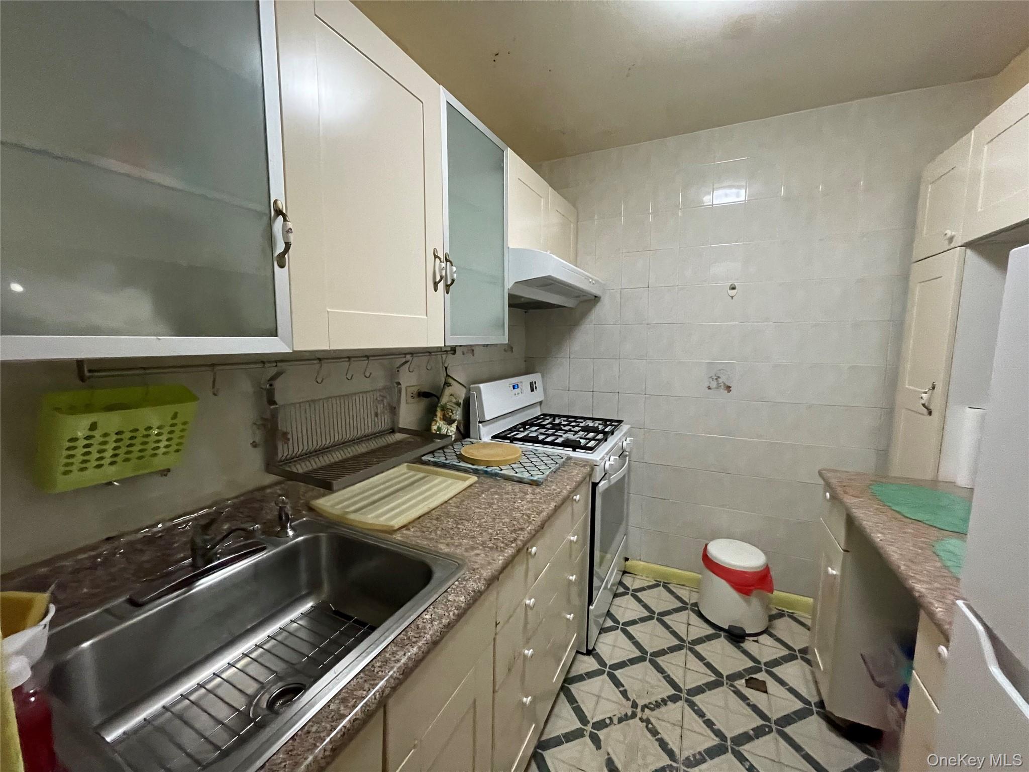 42-42 Colden Street B21 Property Photo 9