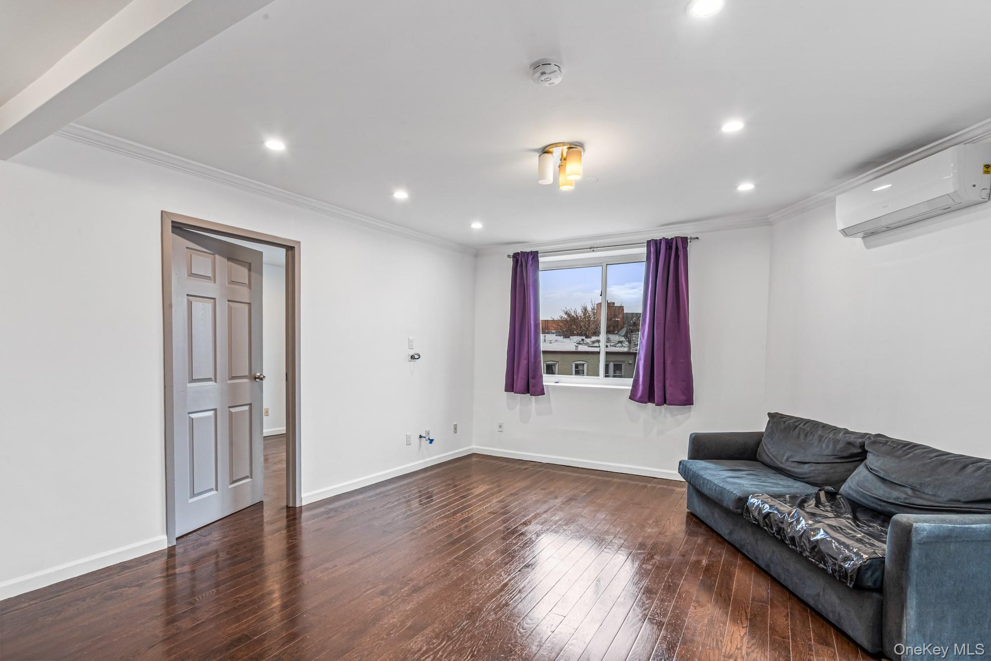 8115 Queens Boulevard 3a Property Photo 4