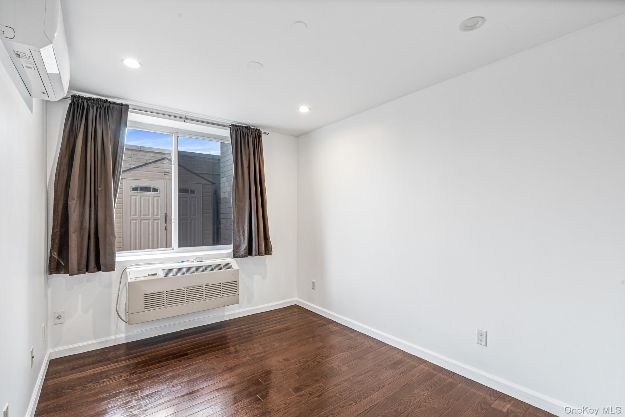 8115 Queens Boulevard 3a Property Photo 14