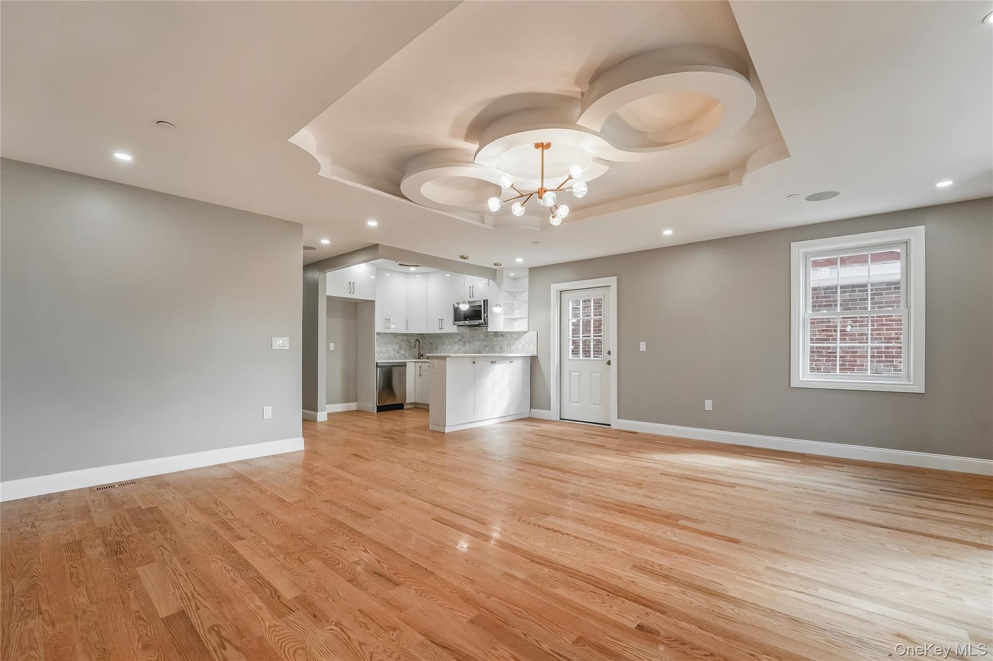 116-39 Newburg St Property Photo 9