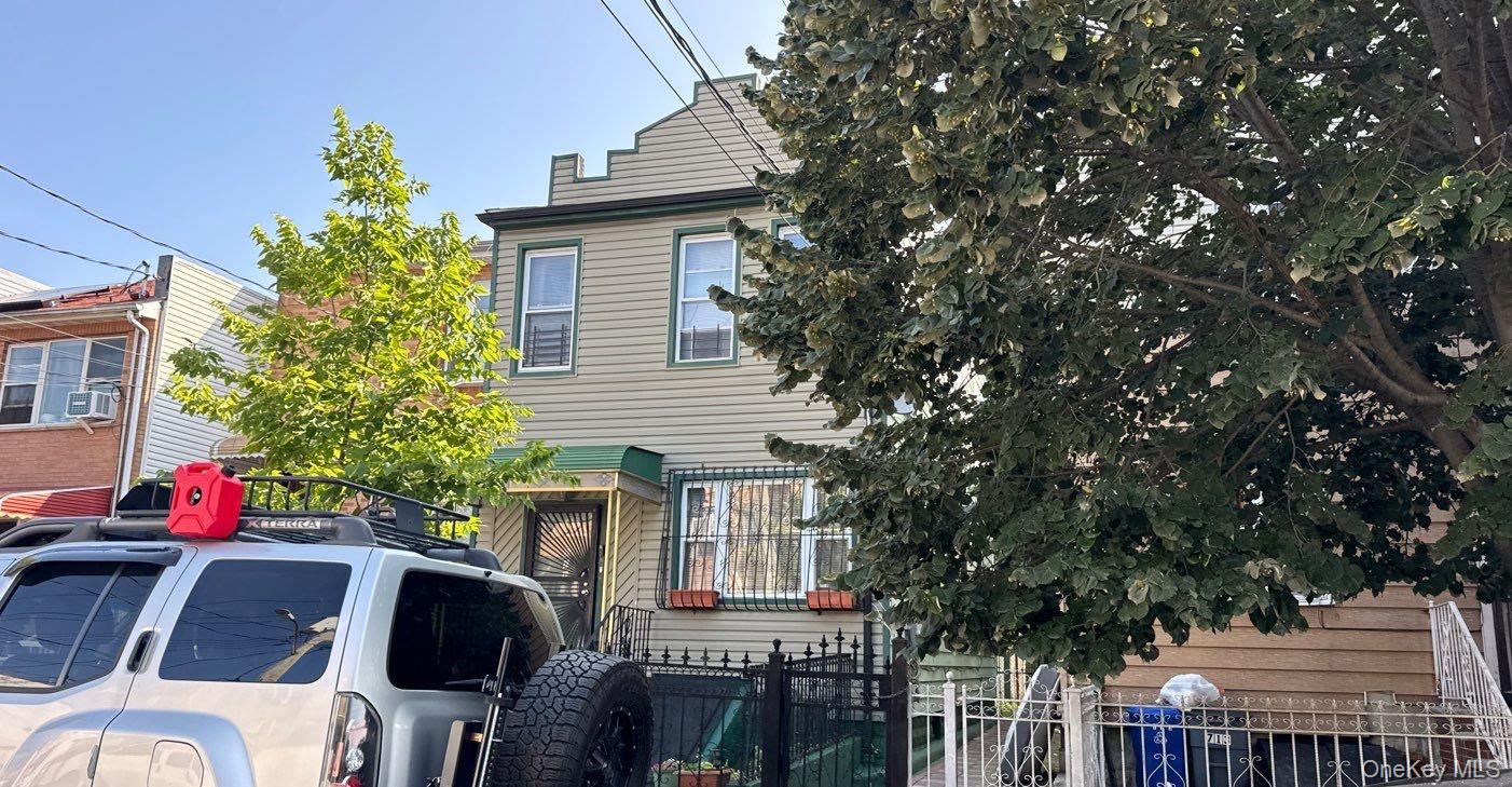 711 Schenck Avenue Property Photo 3