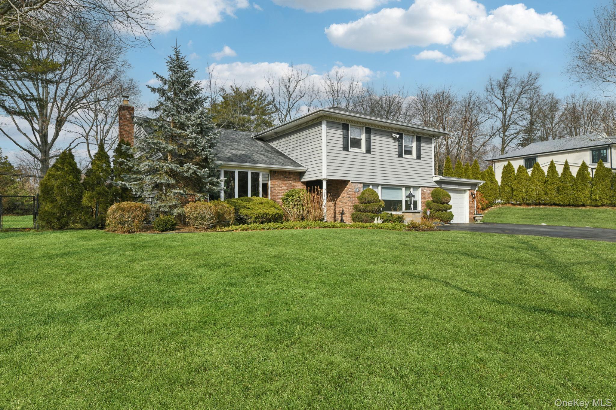 14 Fairway Drive Property Photo 2
