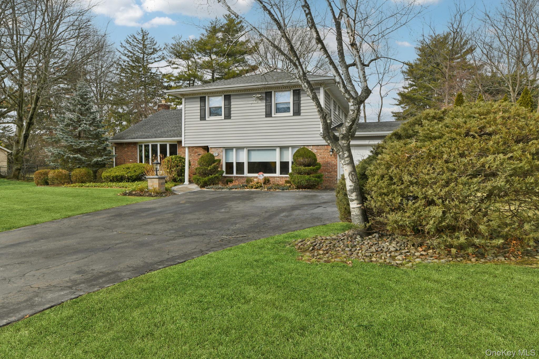 14 Fairway Drive Property Photo 3