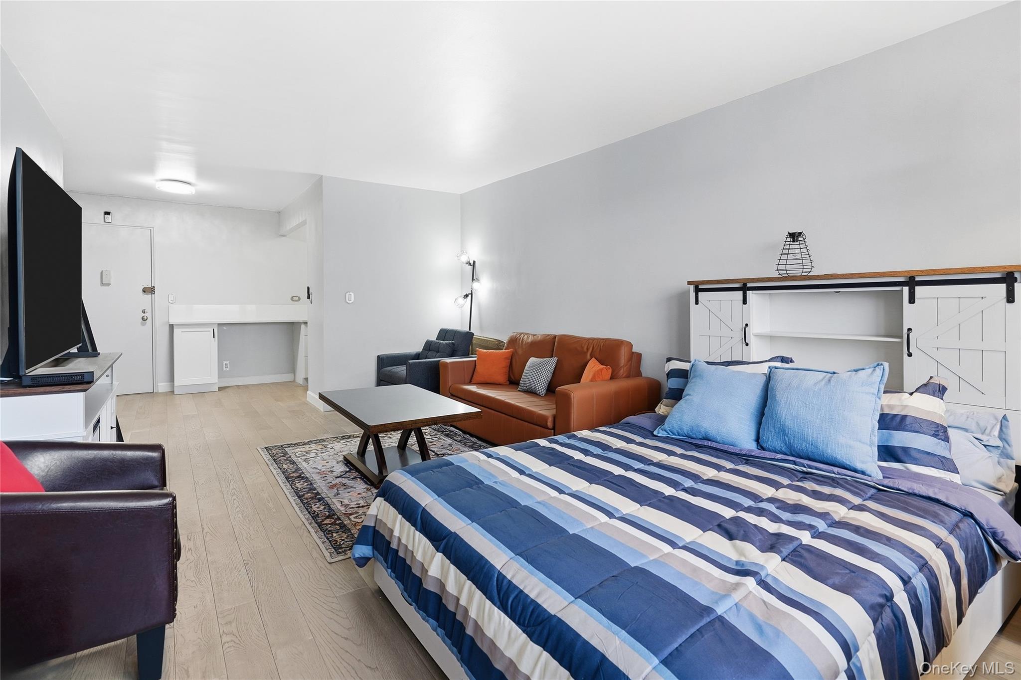 5800 Arlington Avenue 15p Property Photo 3