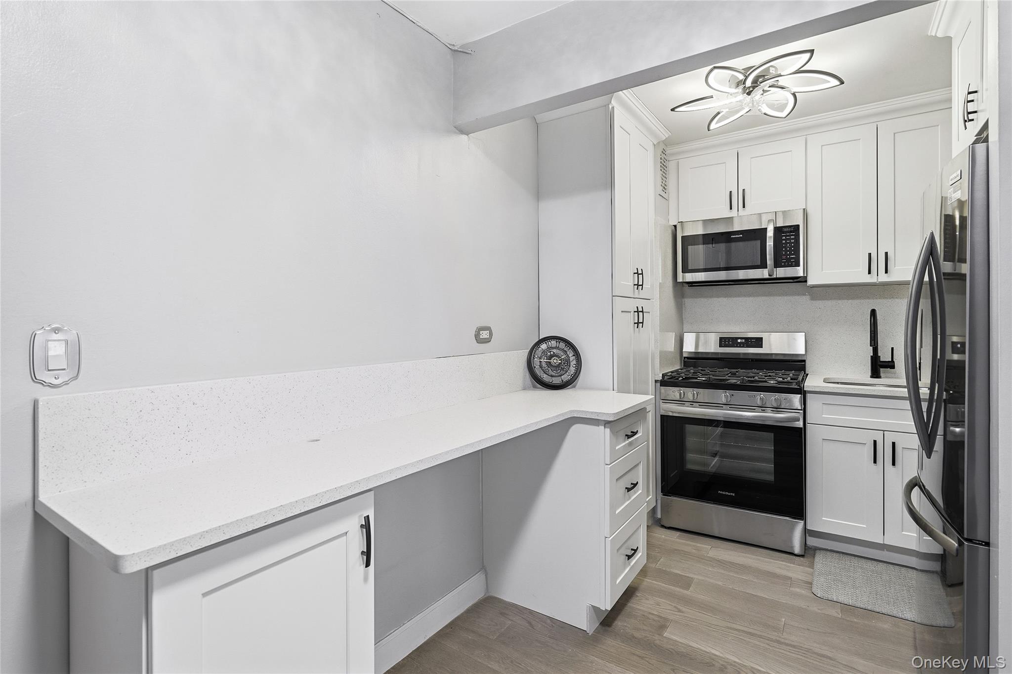5800 Arlington Avenue 15p Property Photo 8
