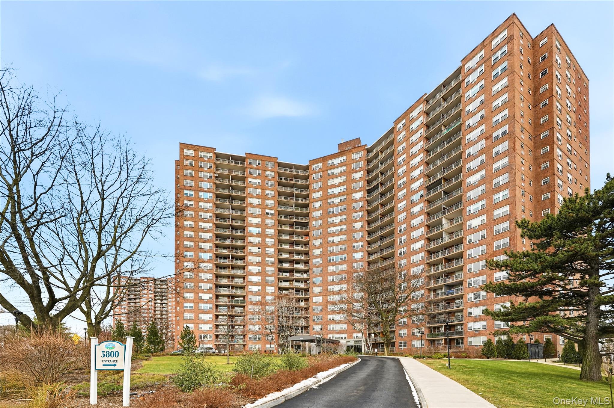 5800 Arlington Avenue 15p Property Photo 14