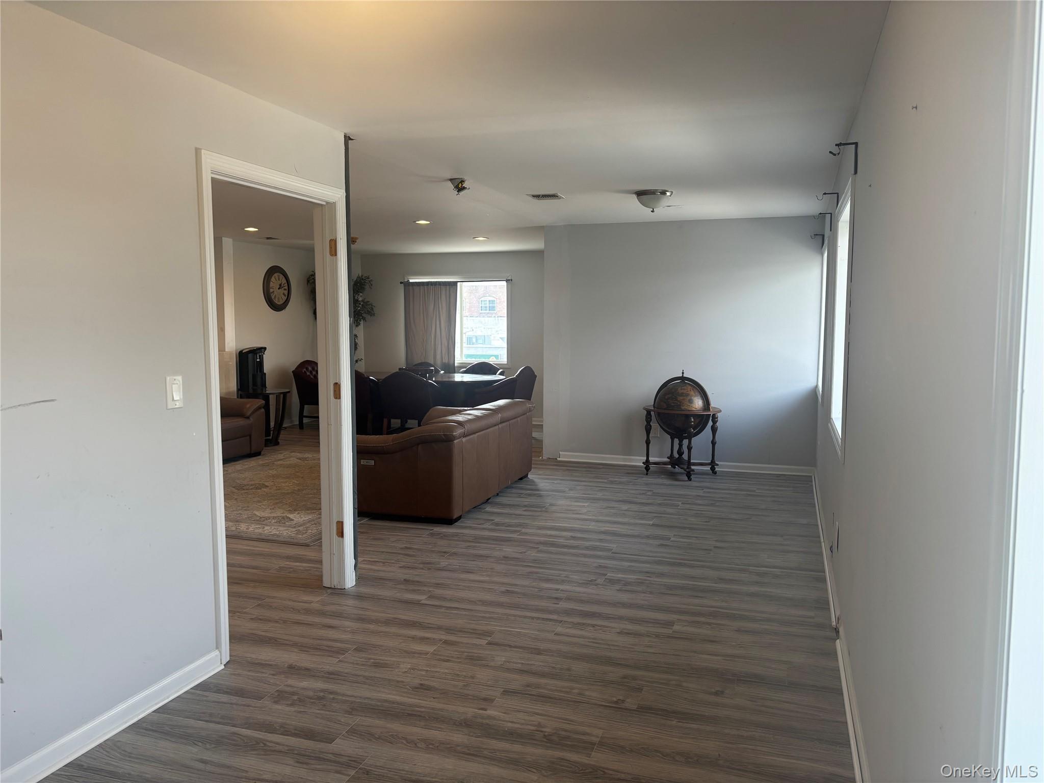 521 Oak Street Property Photo 2