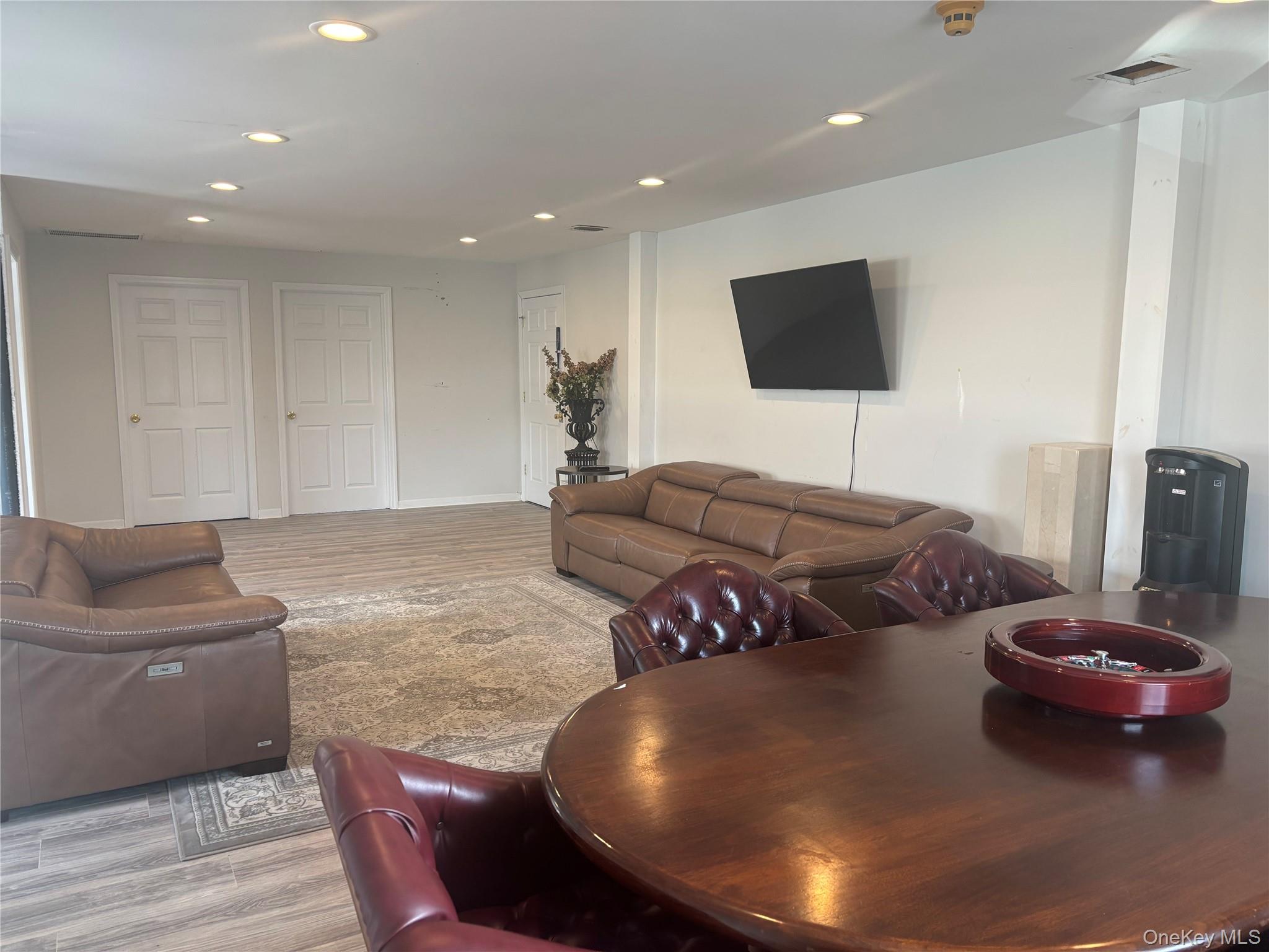 521 Oak Street Property Photo 7