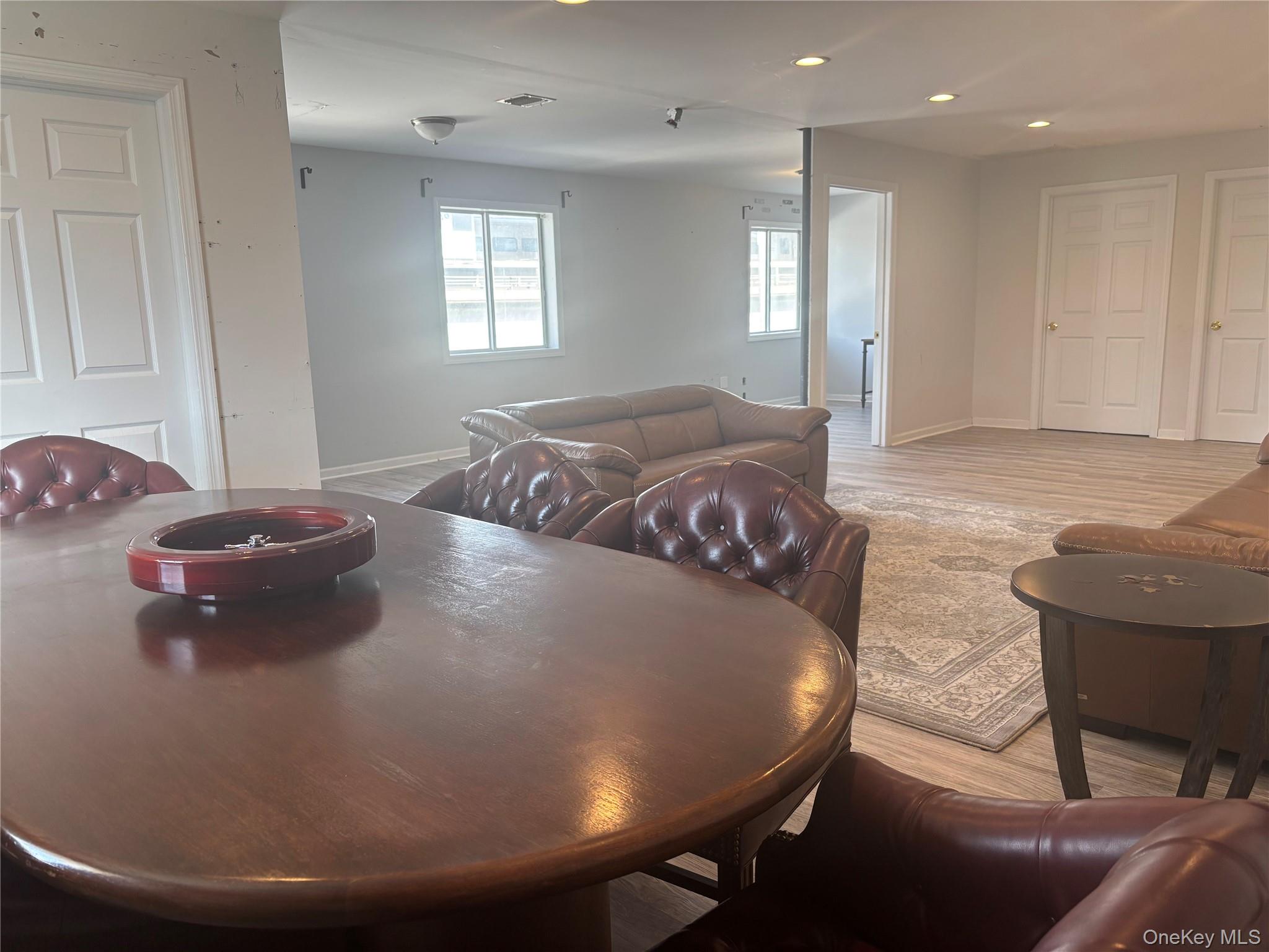 521 Oak Street Property Photo 8