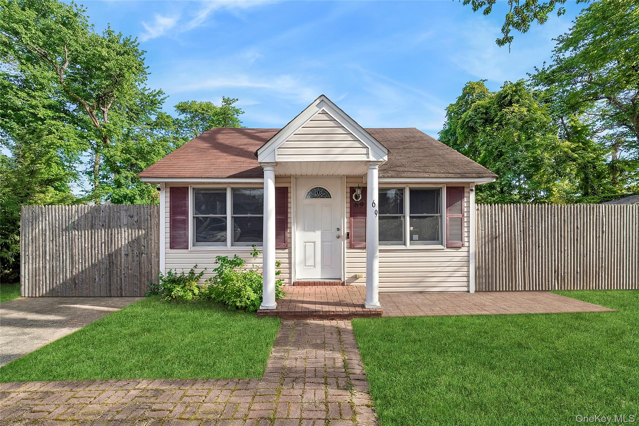 69 Locust Drive Property Photo 1
