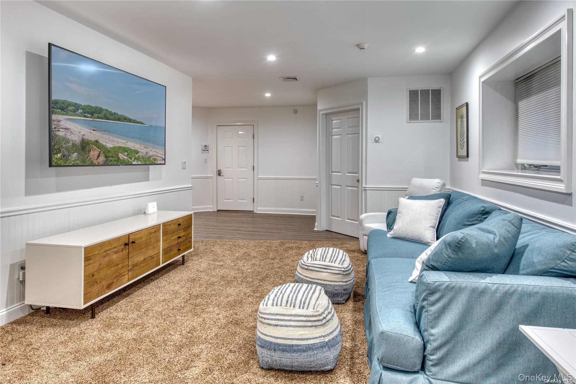 300 Latham Lane Property Photo 14