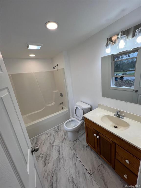 493 Munsell Road Property Photo 6