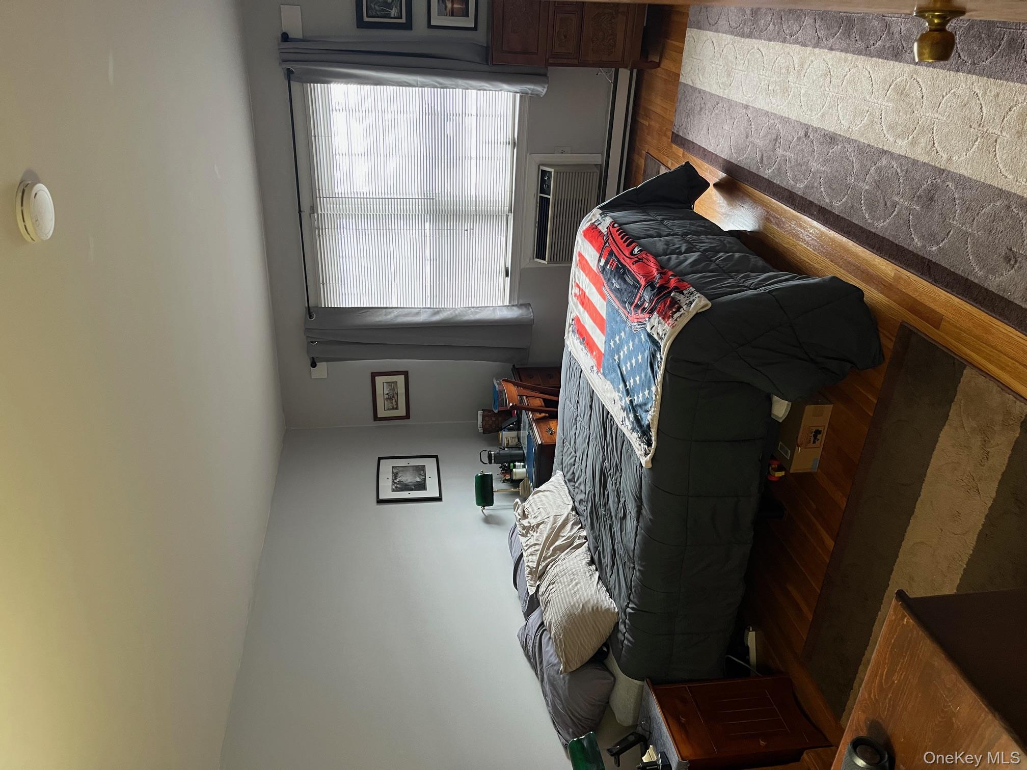 274 Hooker Avenue L2 Property Photo 5