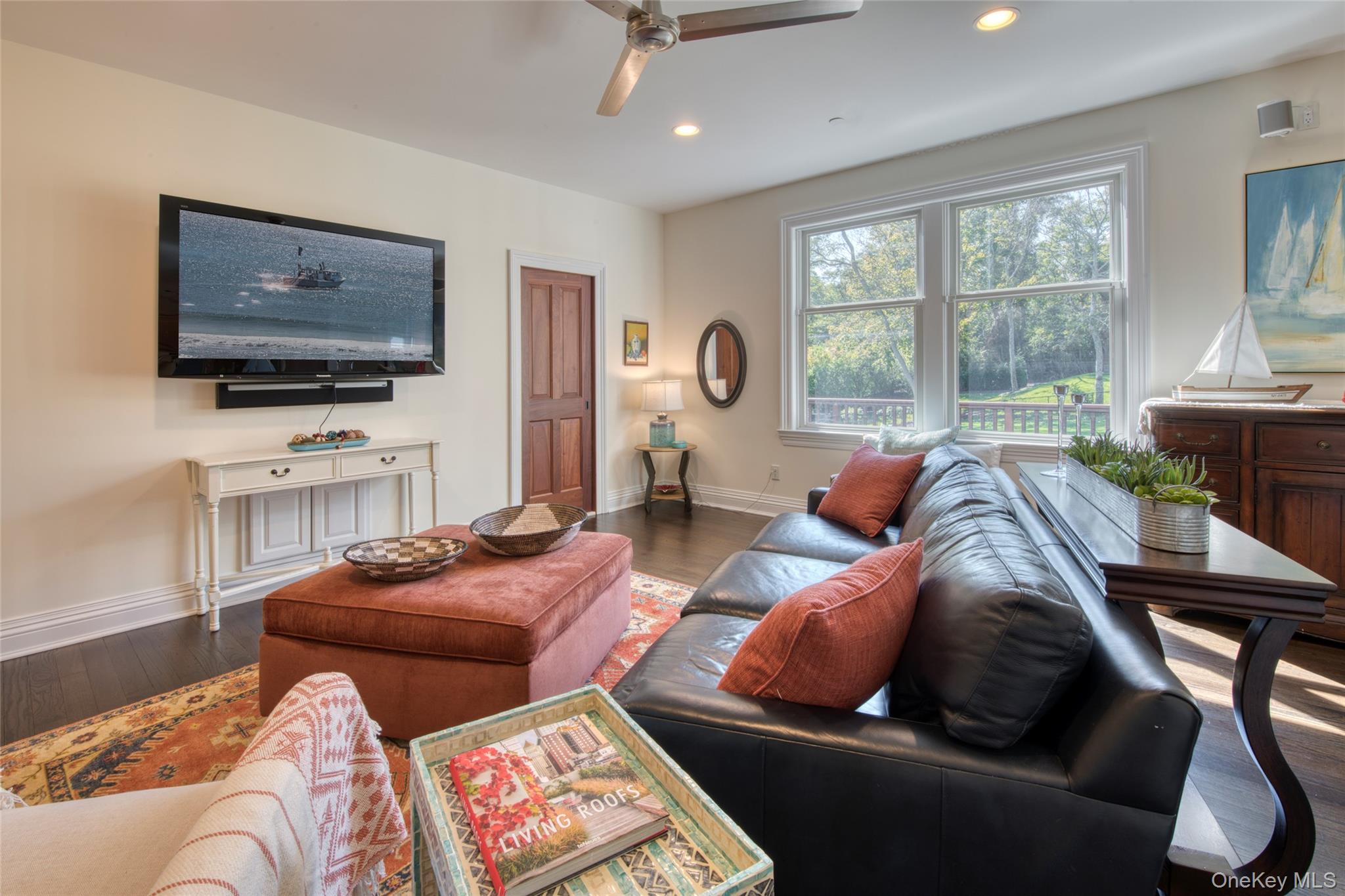 2055 Grandview Drive Property Photo 8