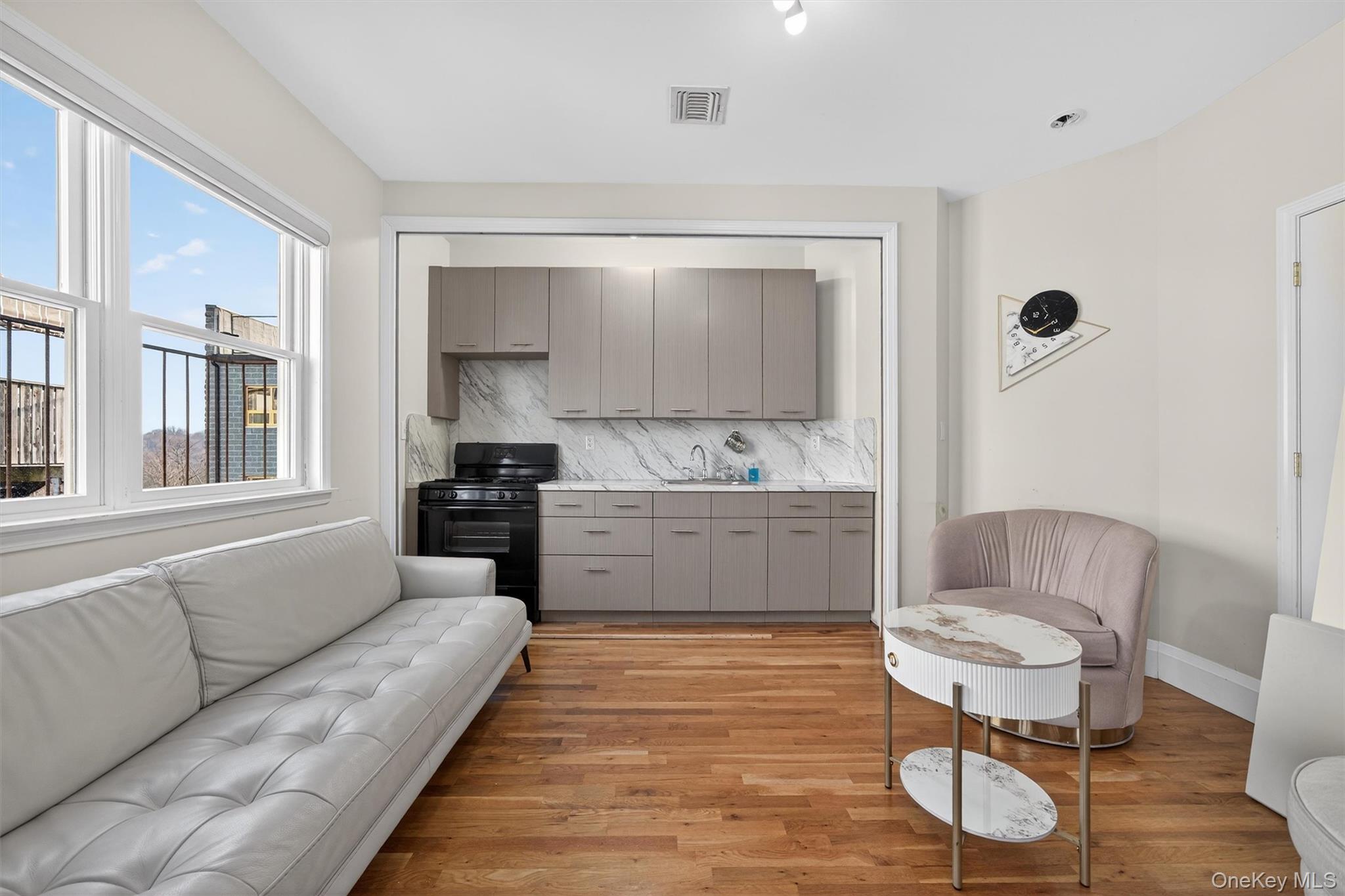 10 Lemberg Court 401 Property Photo 8