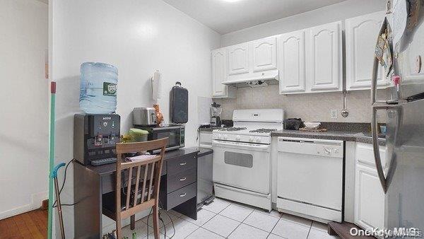 104-61 42nd Avenue Property Photo 5