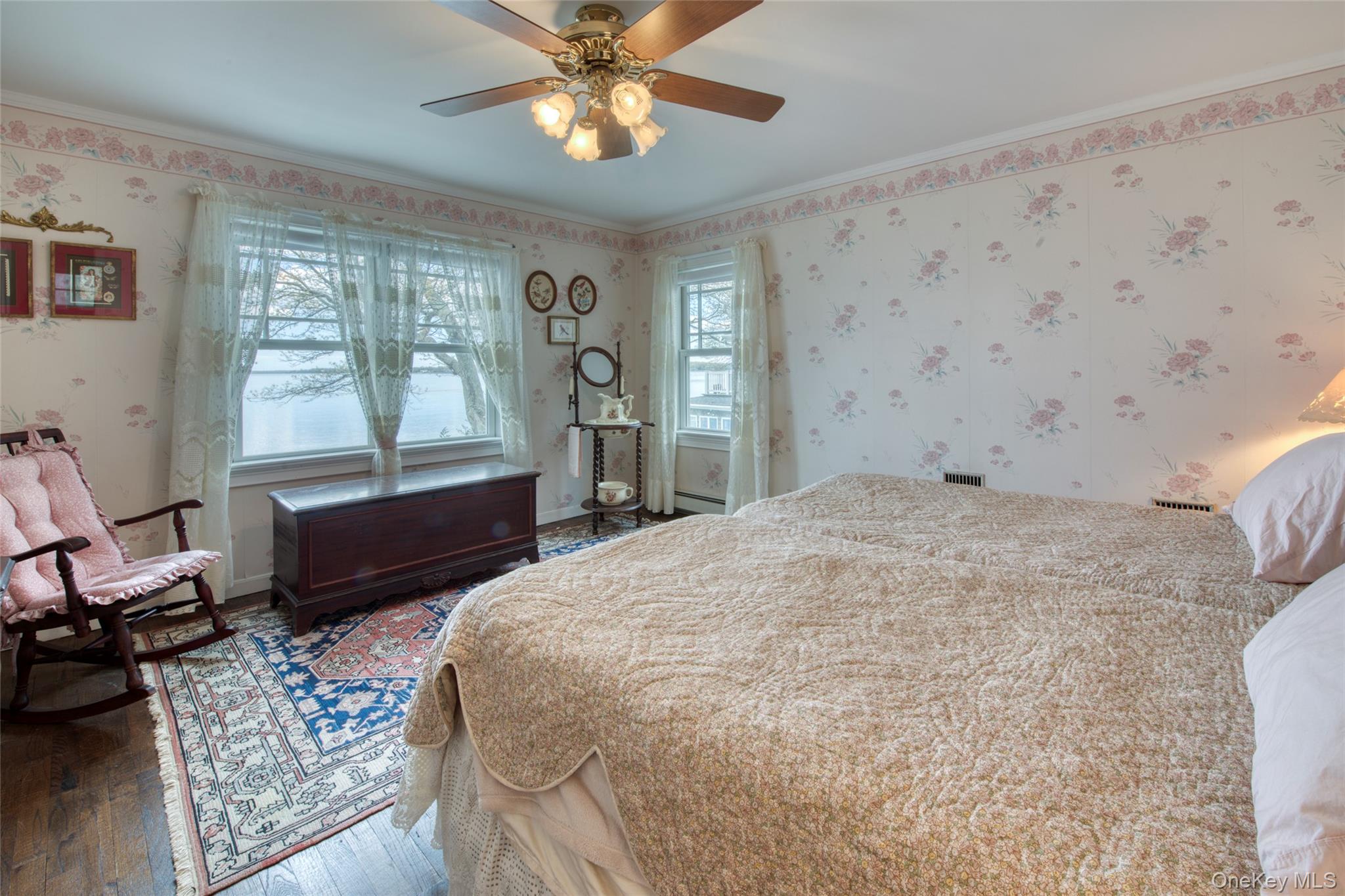 580 South Lane Property Photo 11