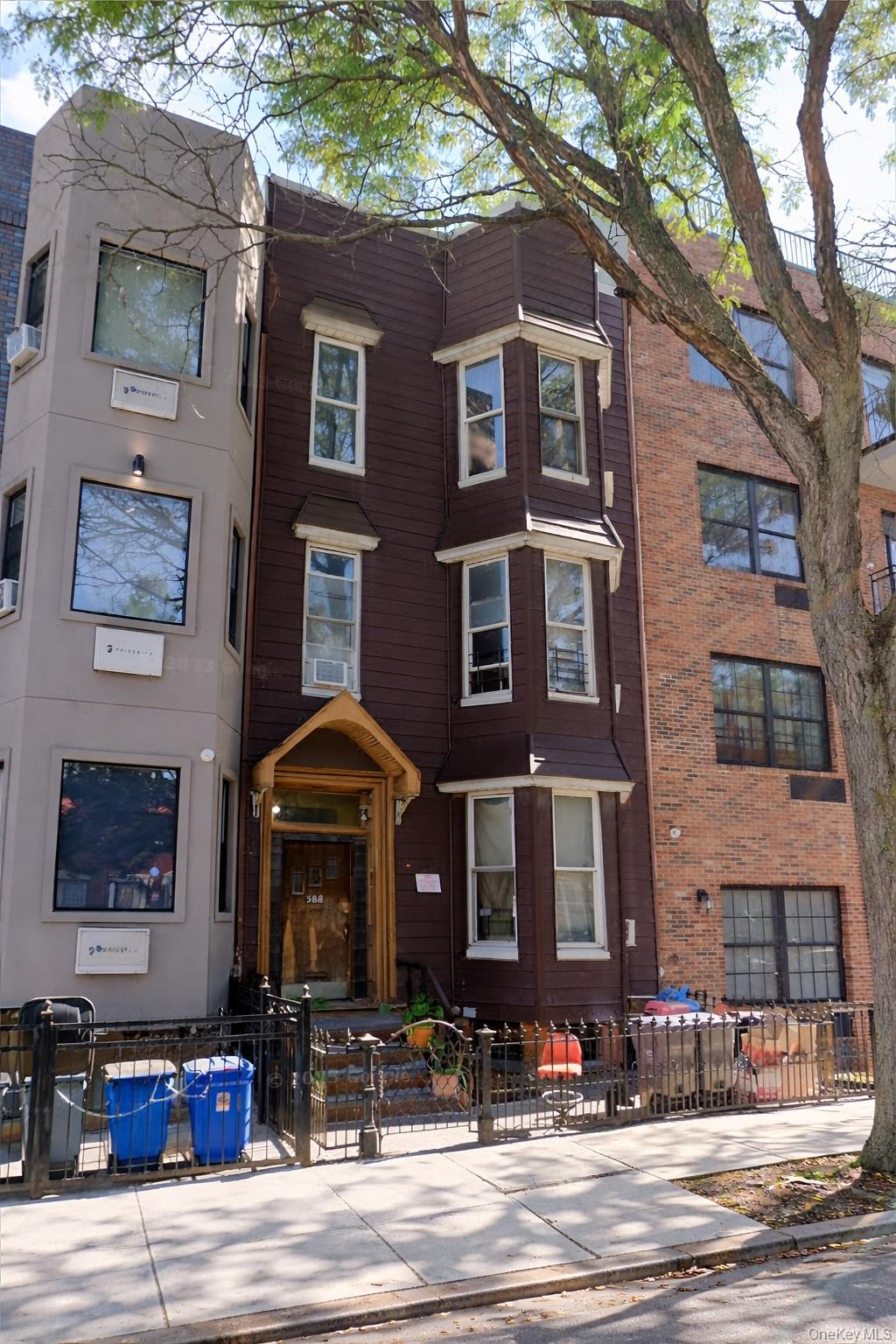 988 Madison Street Property Photo 1