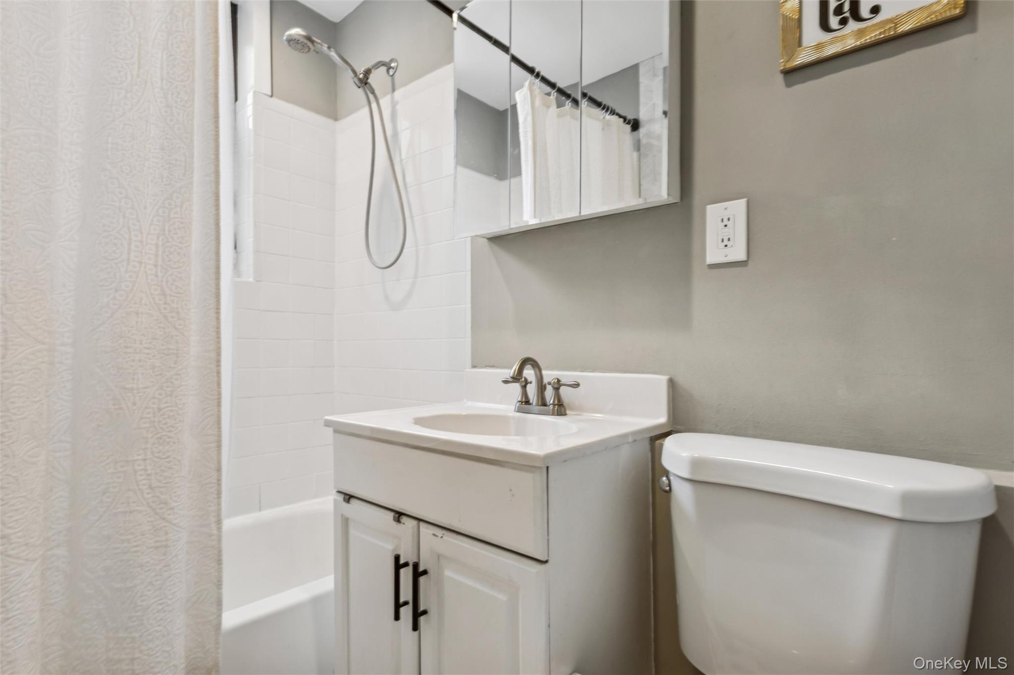 12 Hempstead Avenue 3n Property Photo 20