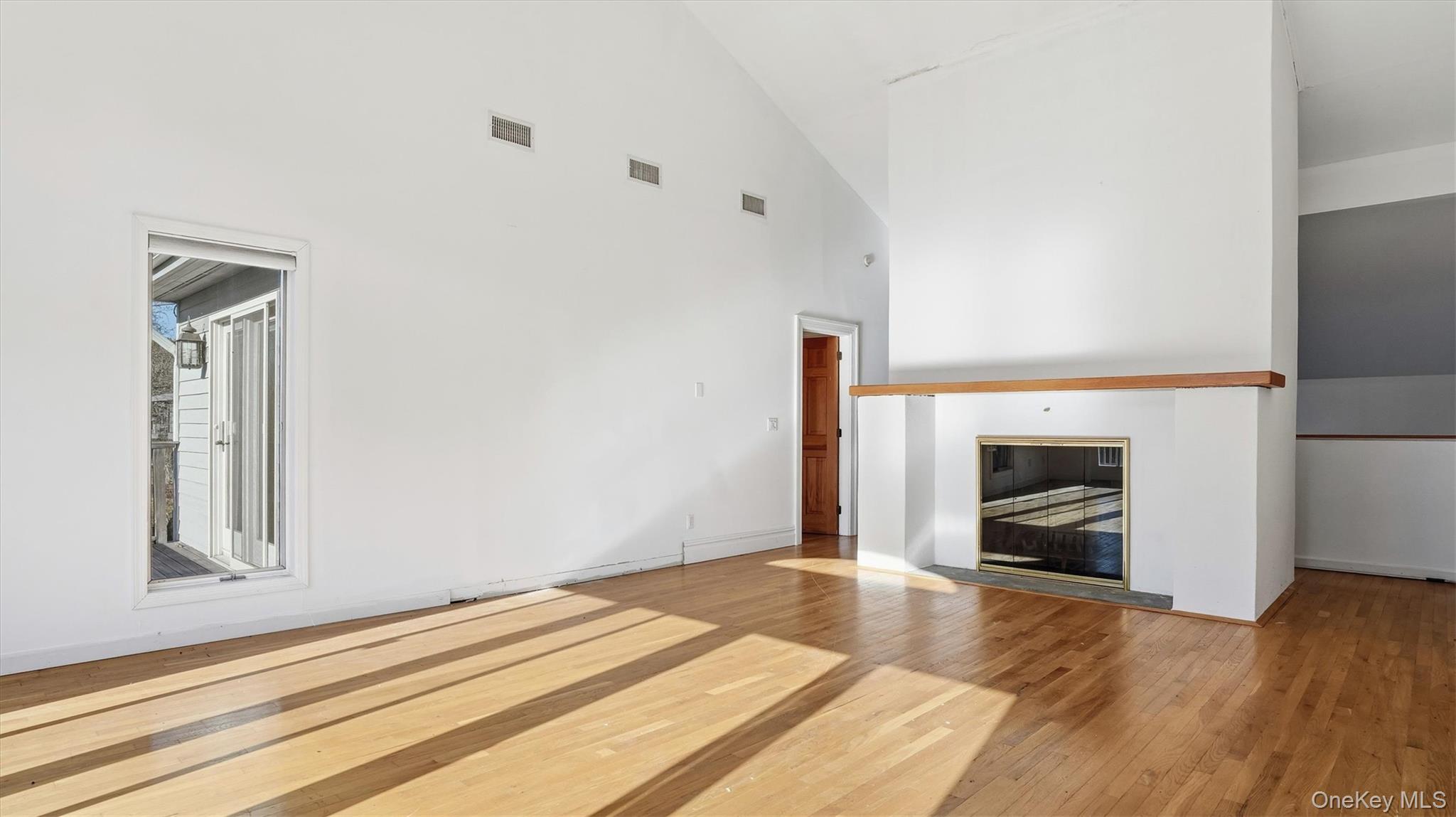 103 Middle Pond Road Property Photo 8