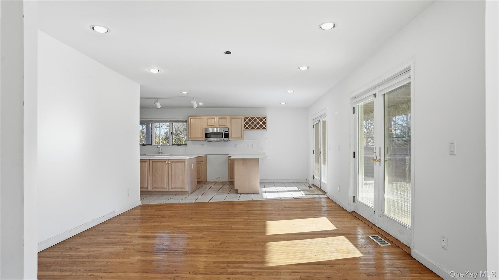 103 Middle Pond Road Property Photo 9