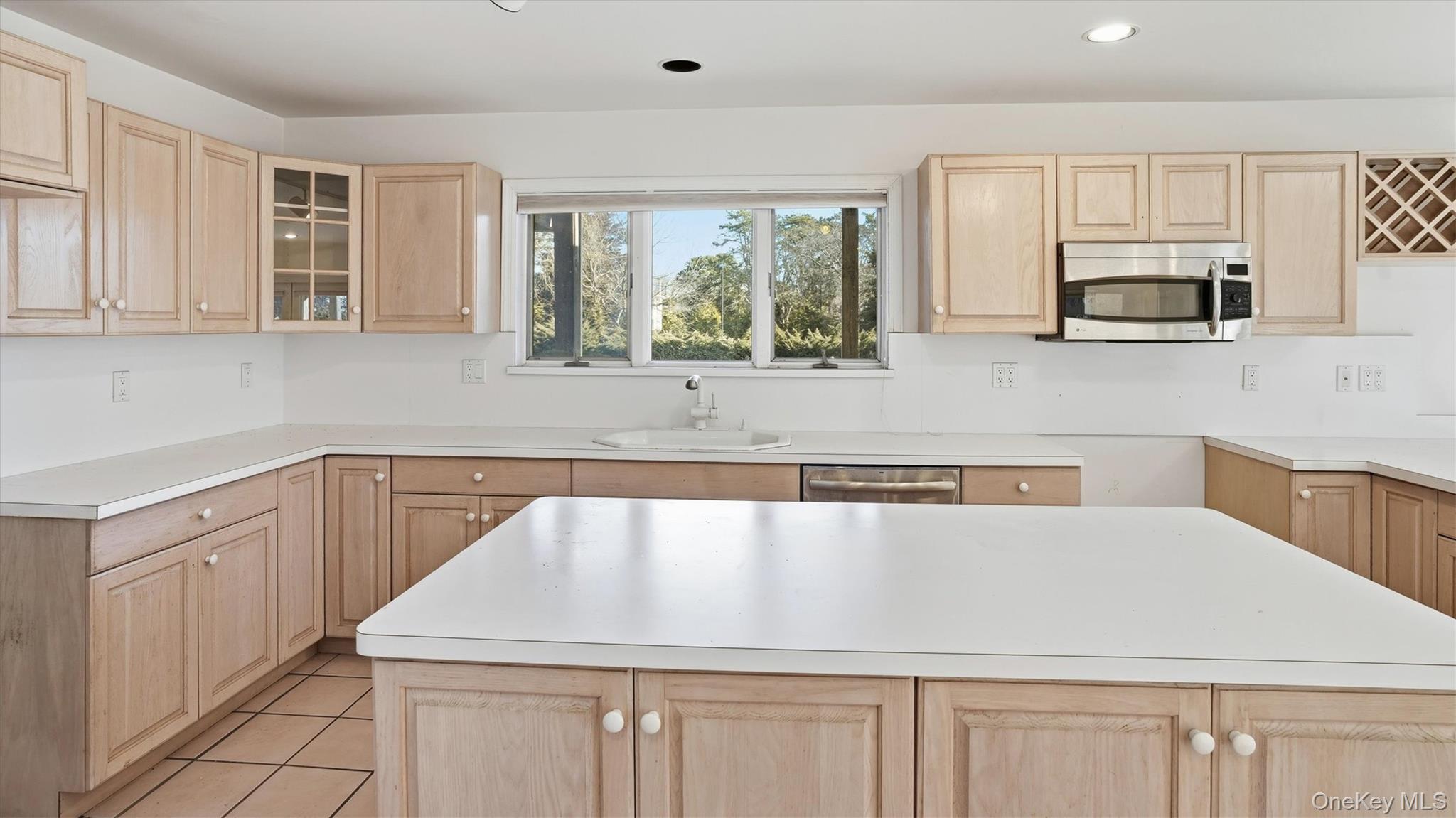103 Middle Pond Road Property Photo 12