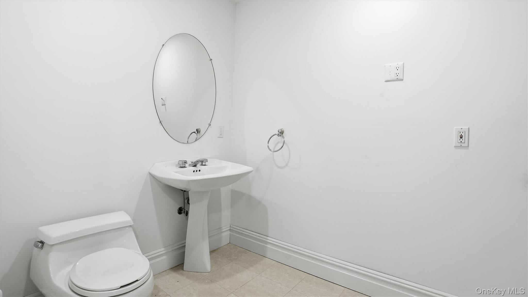 103 Middle Pond Road Property Photo 13