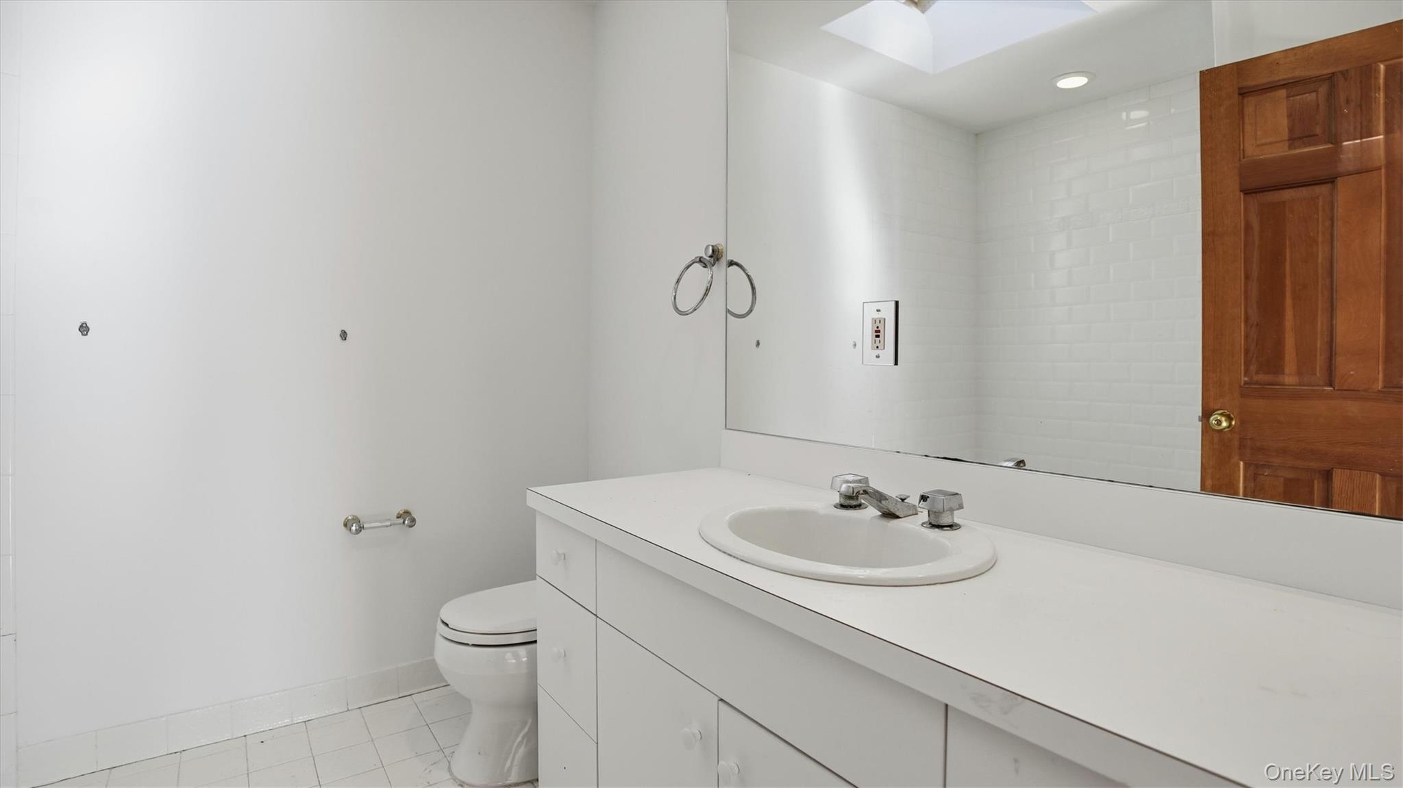 103 Middle Pond Road Property Photo 26