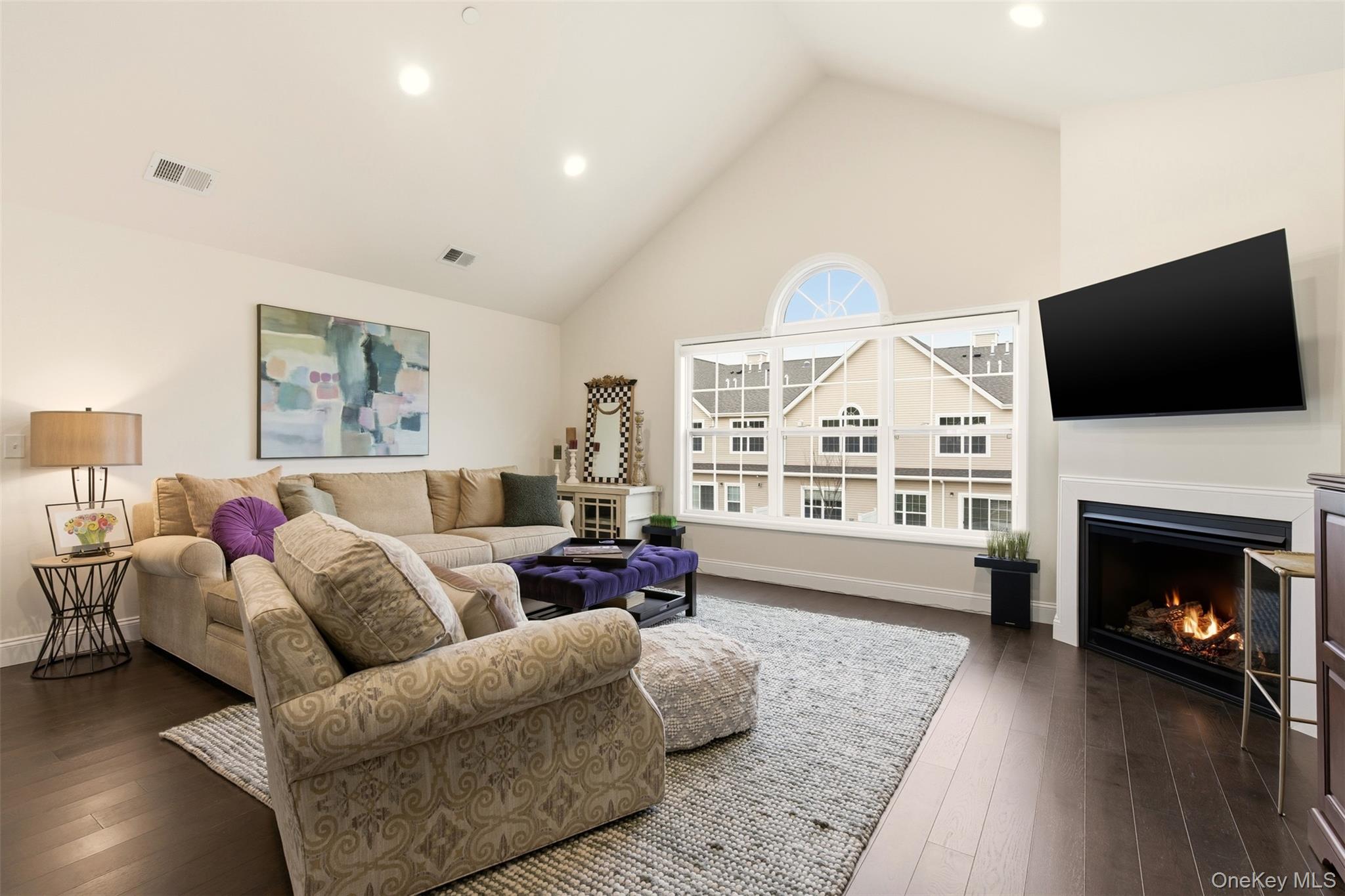 28 Steven Circle Property Photo 1