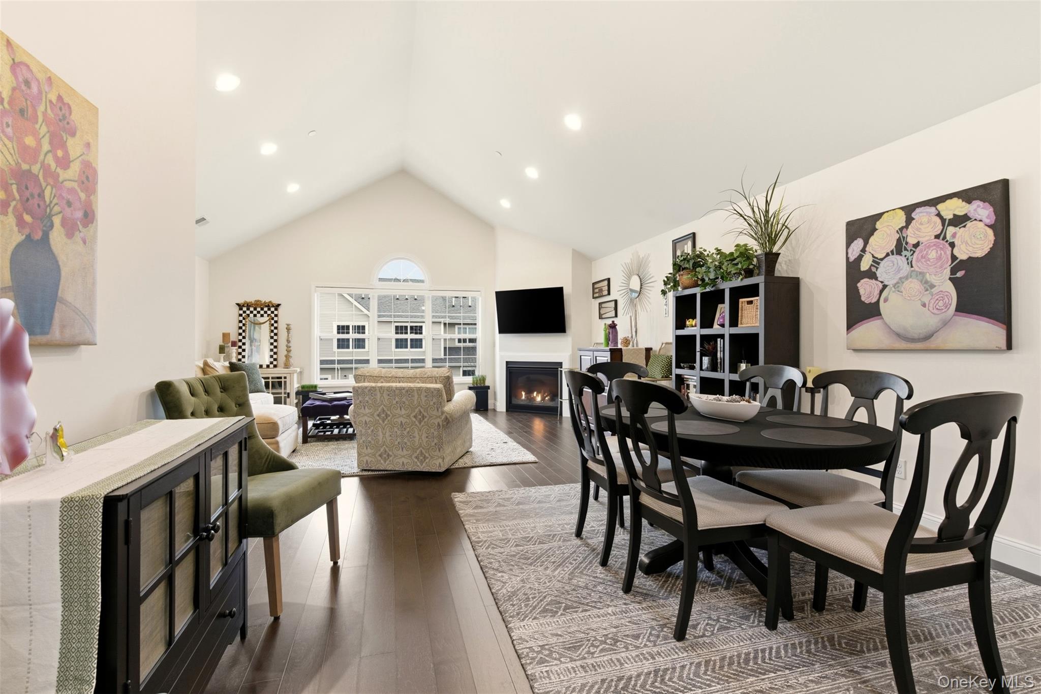 28 Steven Circle Property Photo 8