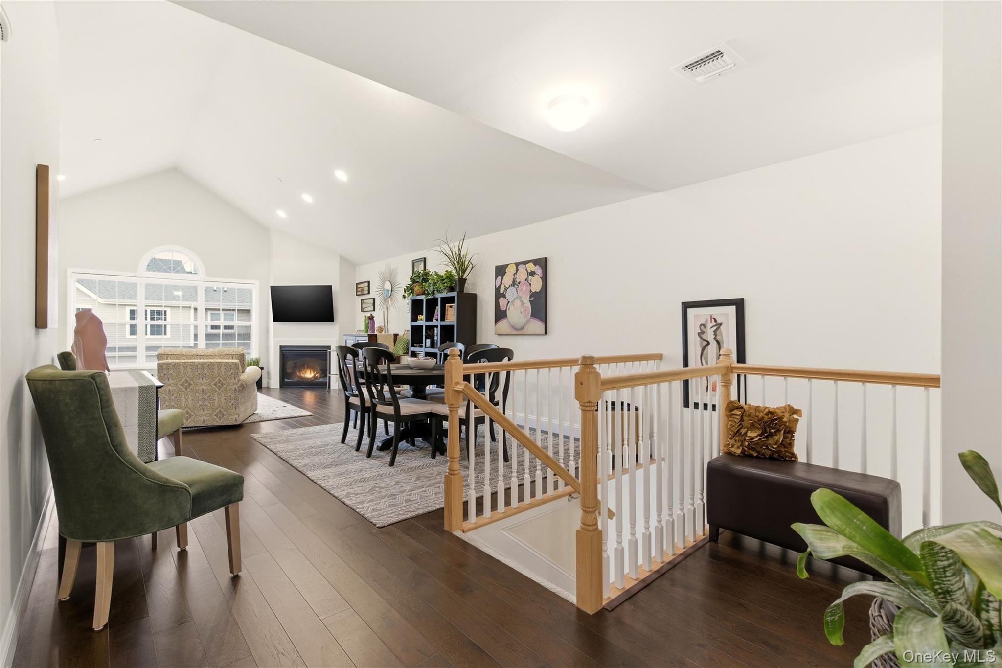28 Steven Circle Property Photo 9